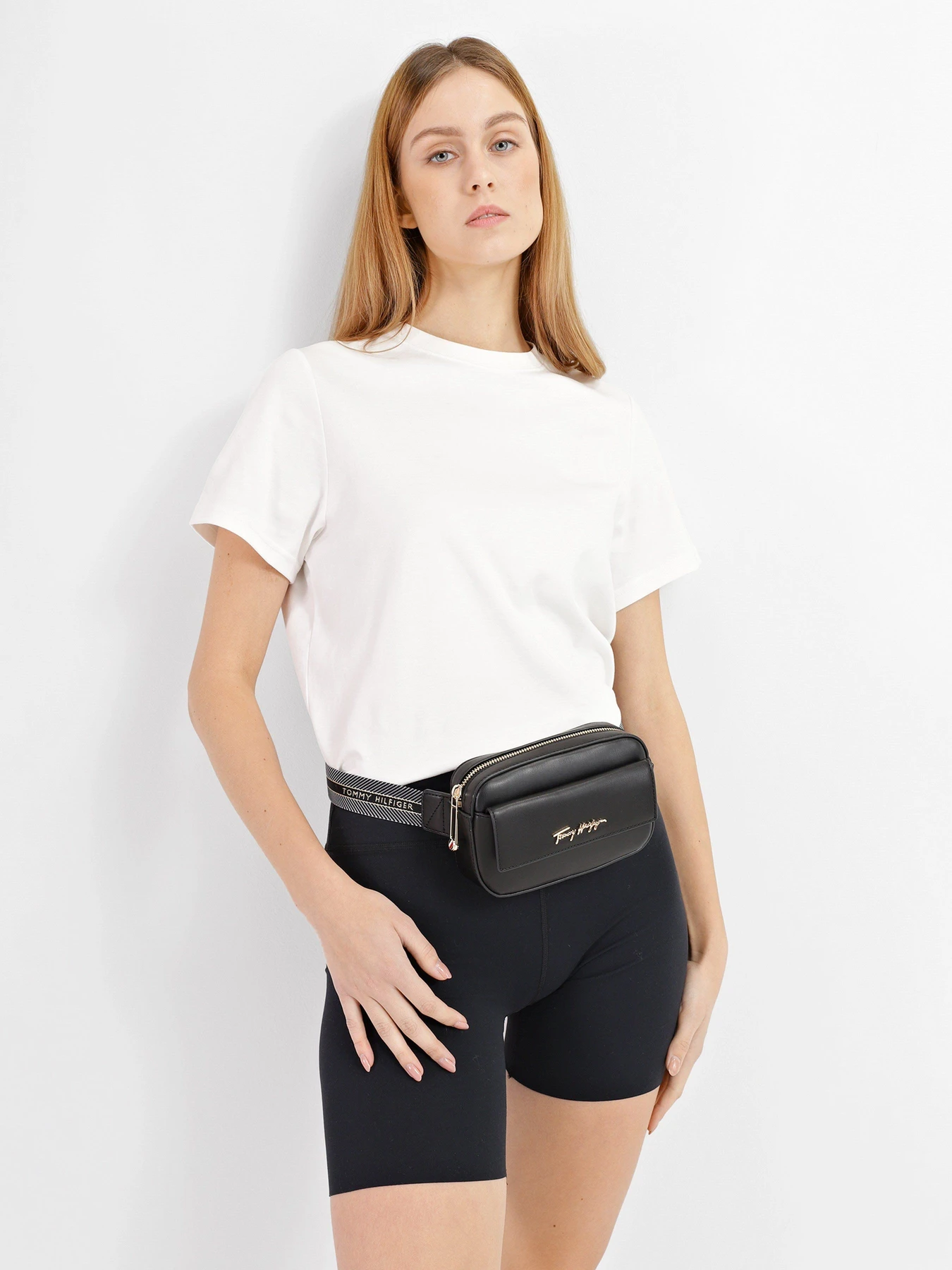 Сумки Tommy Hilfiger модель AW0AW11101-BDS Сумки Tommy Hilfiger модель AW0AW11101-BDS Фото