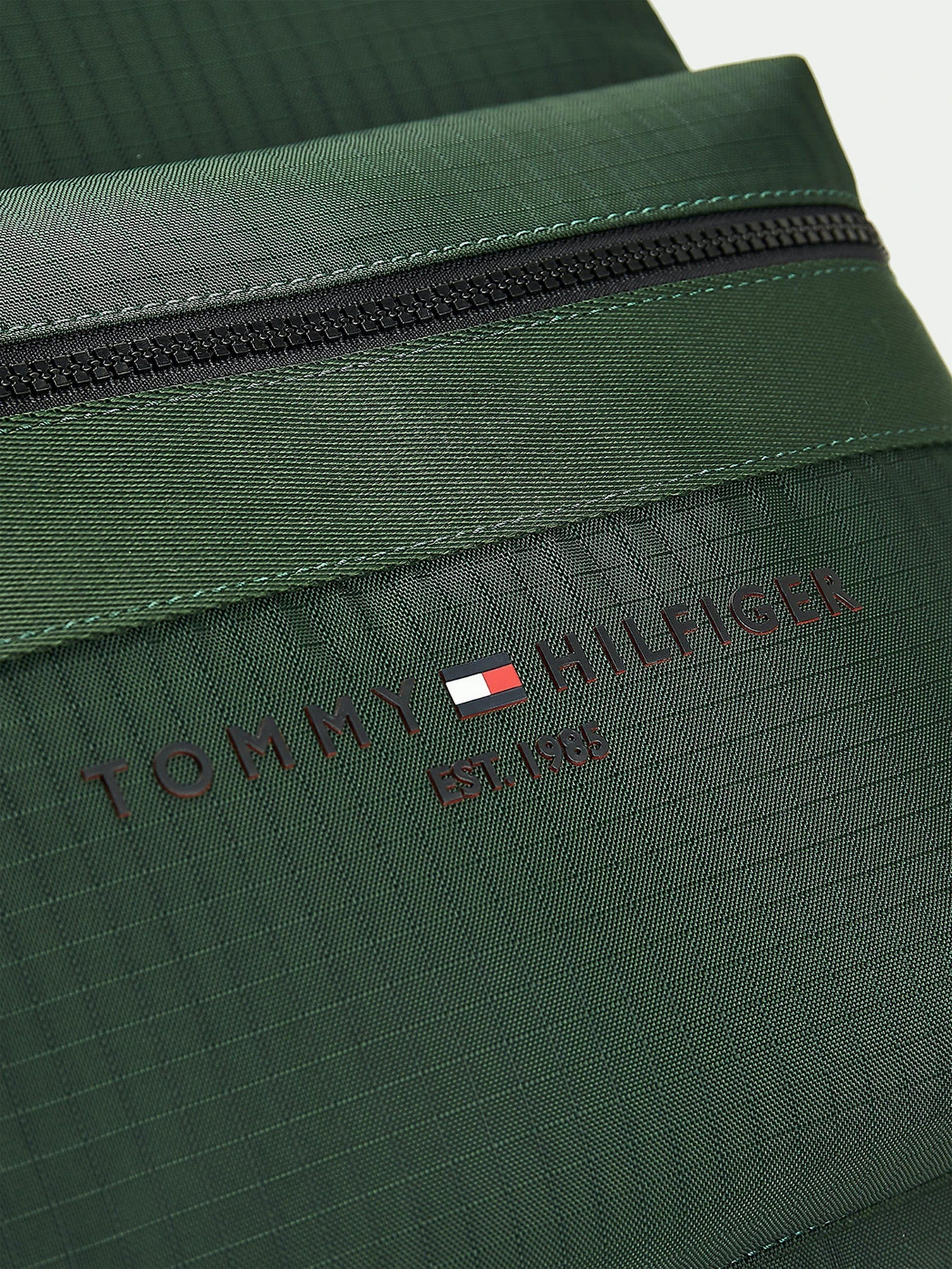 Рюкзаки Tommy Hilfiger модель AM0AM08095-LEW Рюкзаки Tommy Hilfiger модель AM0AM08095-LEW Фото