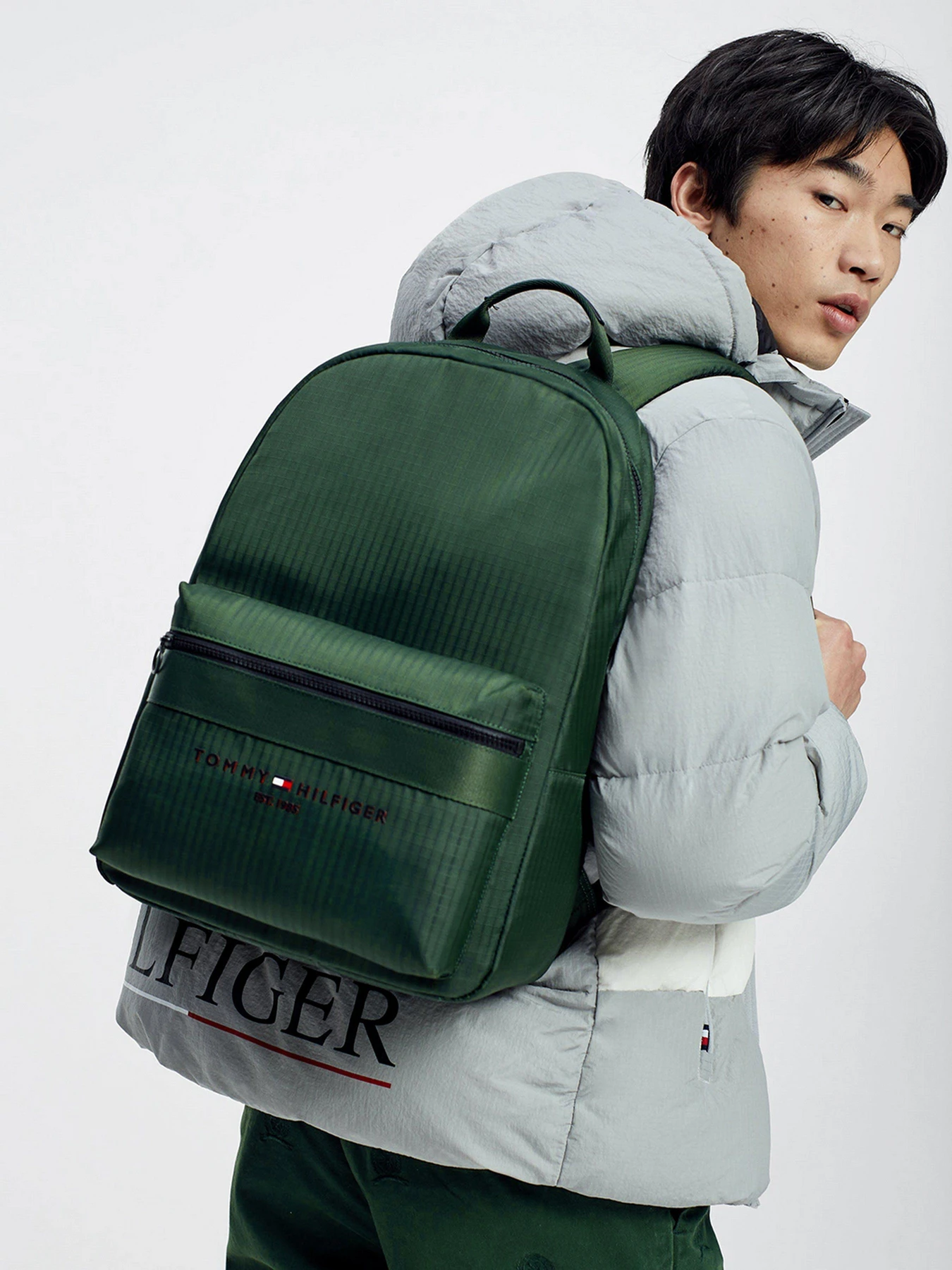 Рюкзаки Tommy Hilfiger модель AM0AM08095-LEW Рюкзаки Tommy Hilfiger модель AM0AM08095-LEW Фото