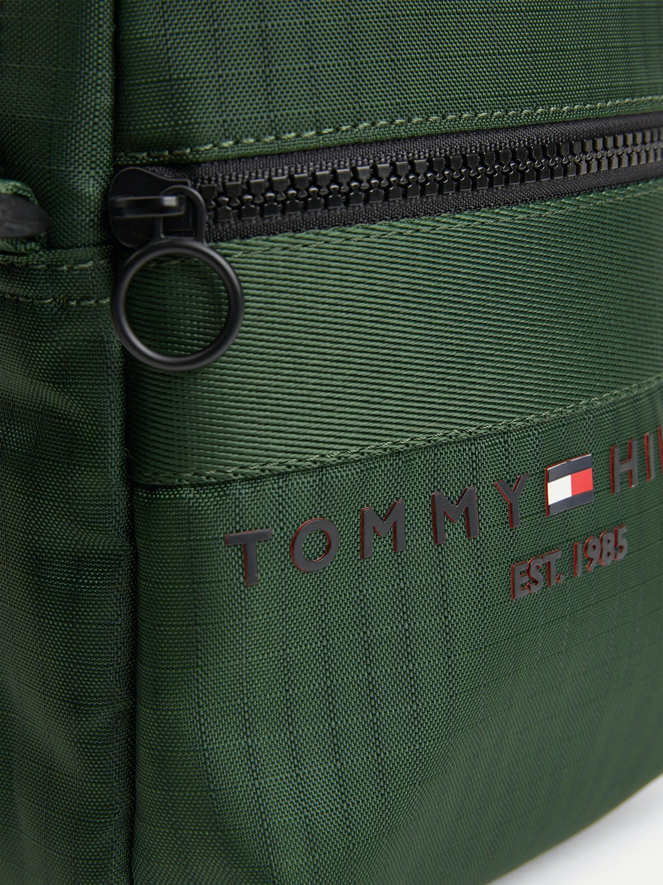 Сумки Tommy Hilfiger модель AM0AM08098-LEW Сумки Tommy Hilfiger модель AM0AM08098-LEW Фото