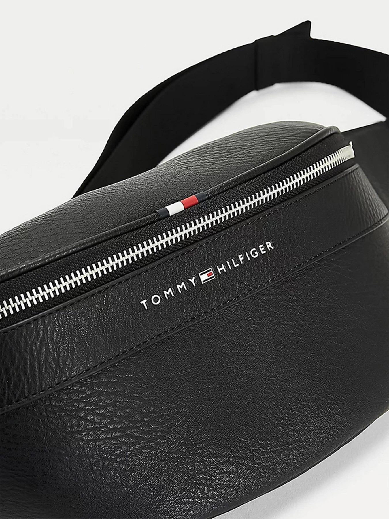 Сумки Tommy Hilfiger модель AM0AM08092-BDS Сумки Tommy Hilfiger модель AM0AM08092-BDS Фото