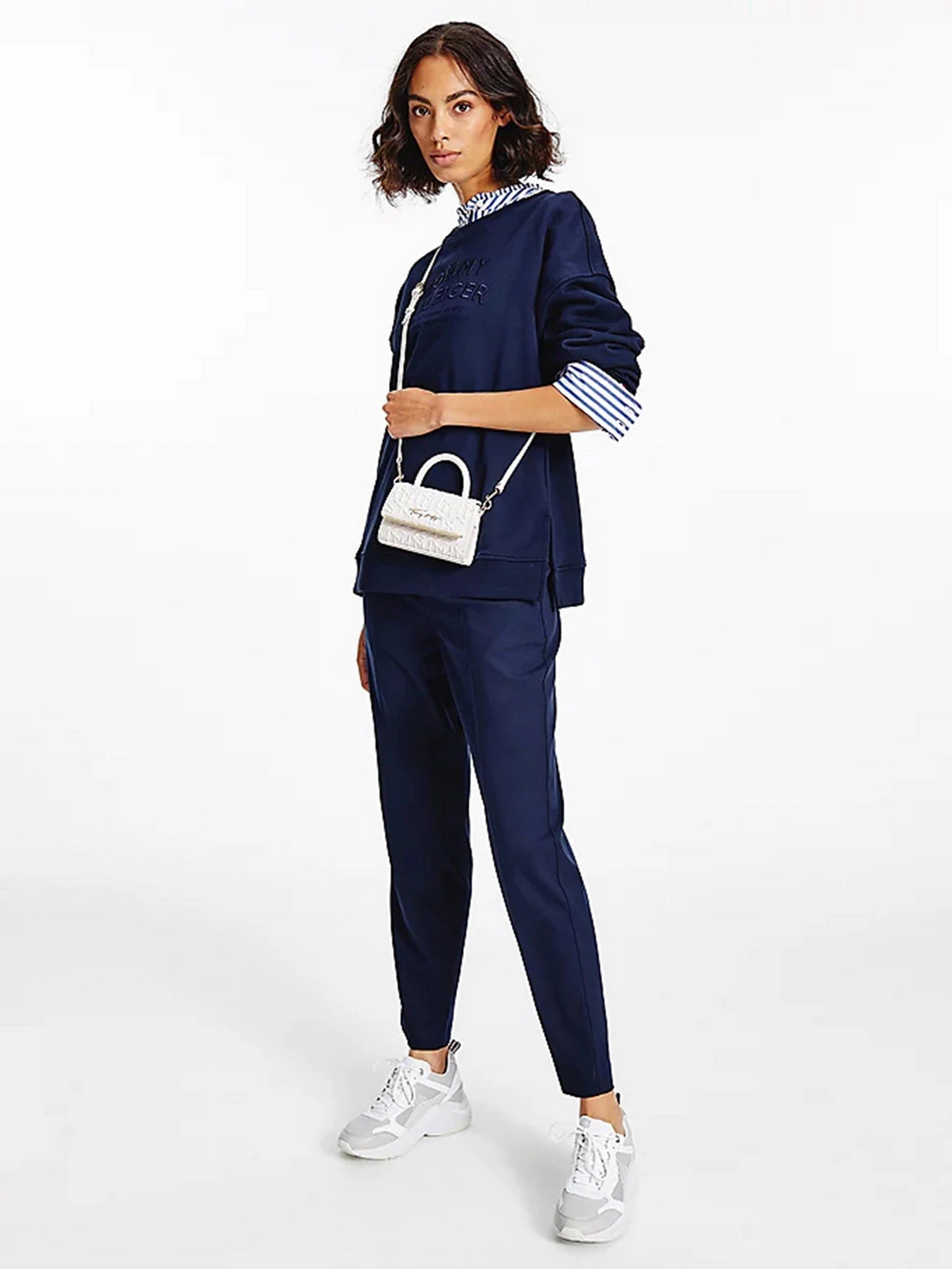 Сумки Tommy Hilfiger модель AW0AW11108-YBL Фото