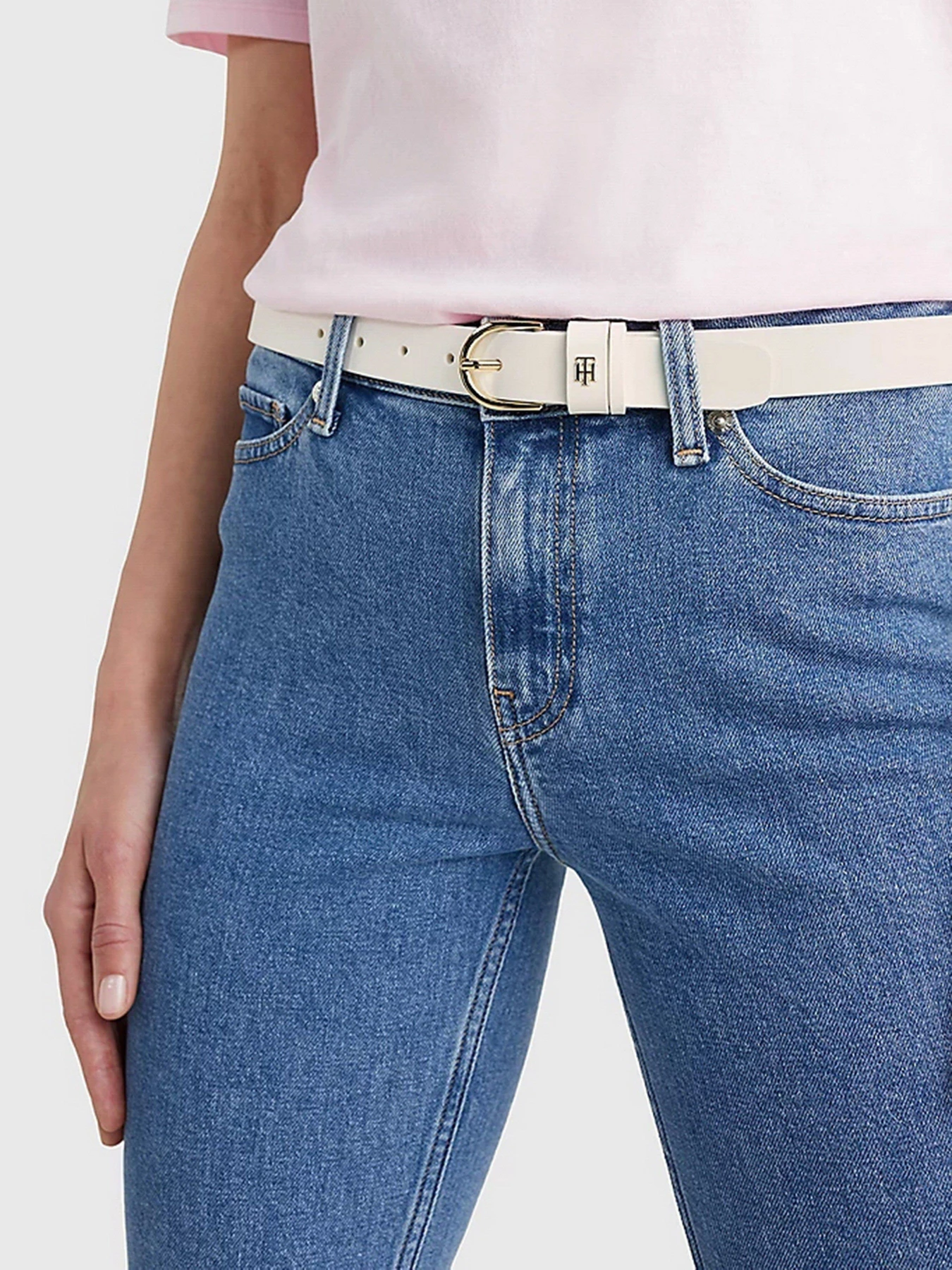 Ремни Tommy Hilfiger модель AW0AW11704-YBR Ремни Tommy Hilfiger модель AW0AW11704-YBR Фото