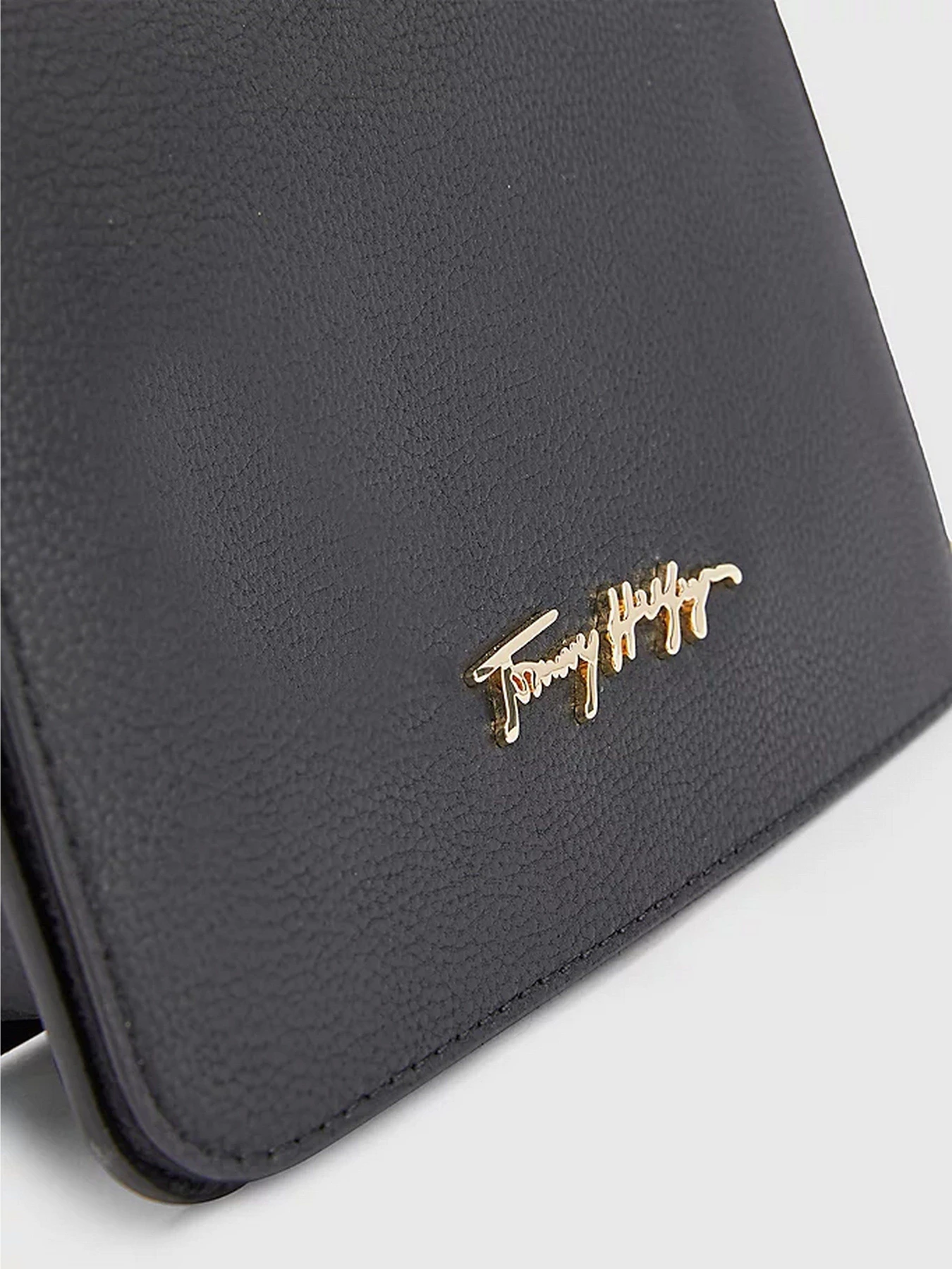 Сумки Tommy Hilfiger Joy модель AW0AW12001-BDS Сумки Tommy Hilfiger Joy модель AW0AW12001-BDS Фото