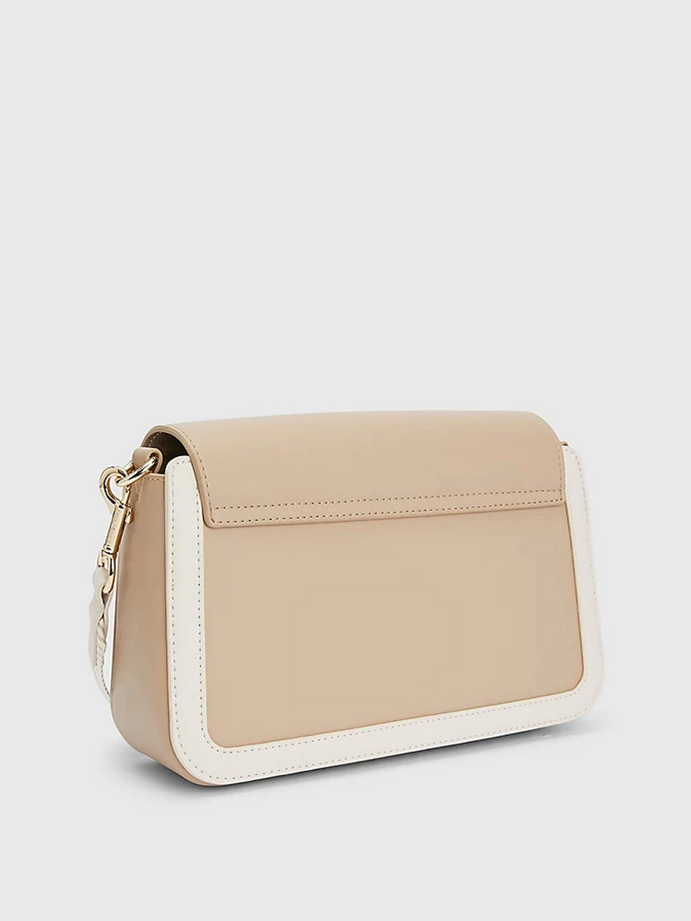 Сумки Tommy Hilfiger модель AW0AW12308-0F6 Сумки Tommy Hilfiger модель AW0AW12308-0F6 Фото