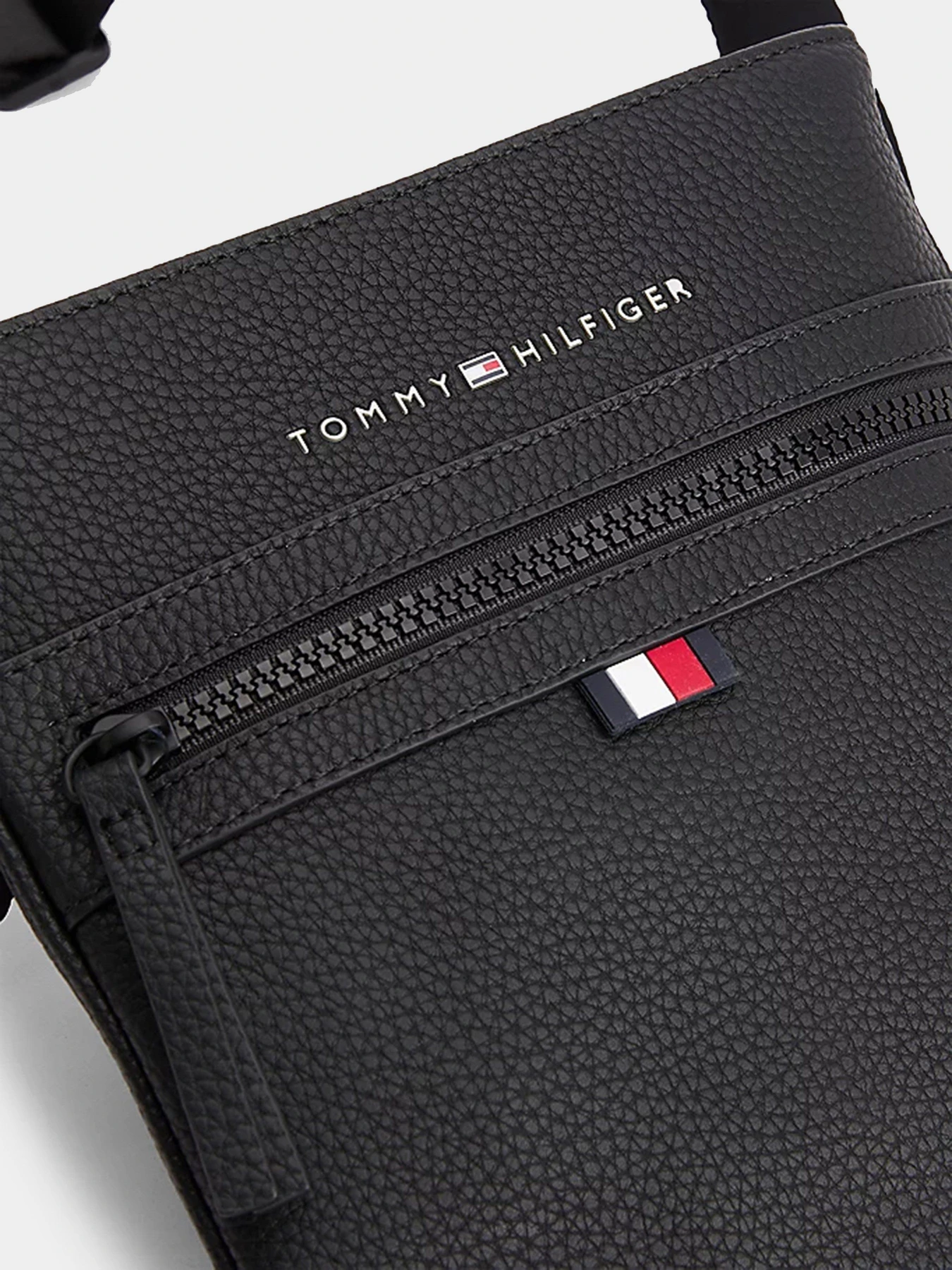 Сумки Tommy Hilfiger модель AM0AM09505-BDS Сумки Tommy Hilfiger модель AM0AM09505-BDS Фото