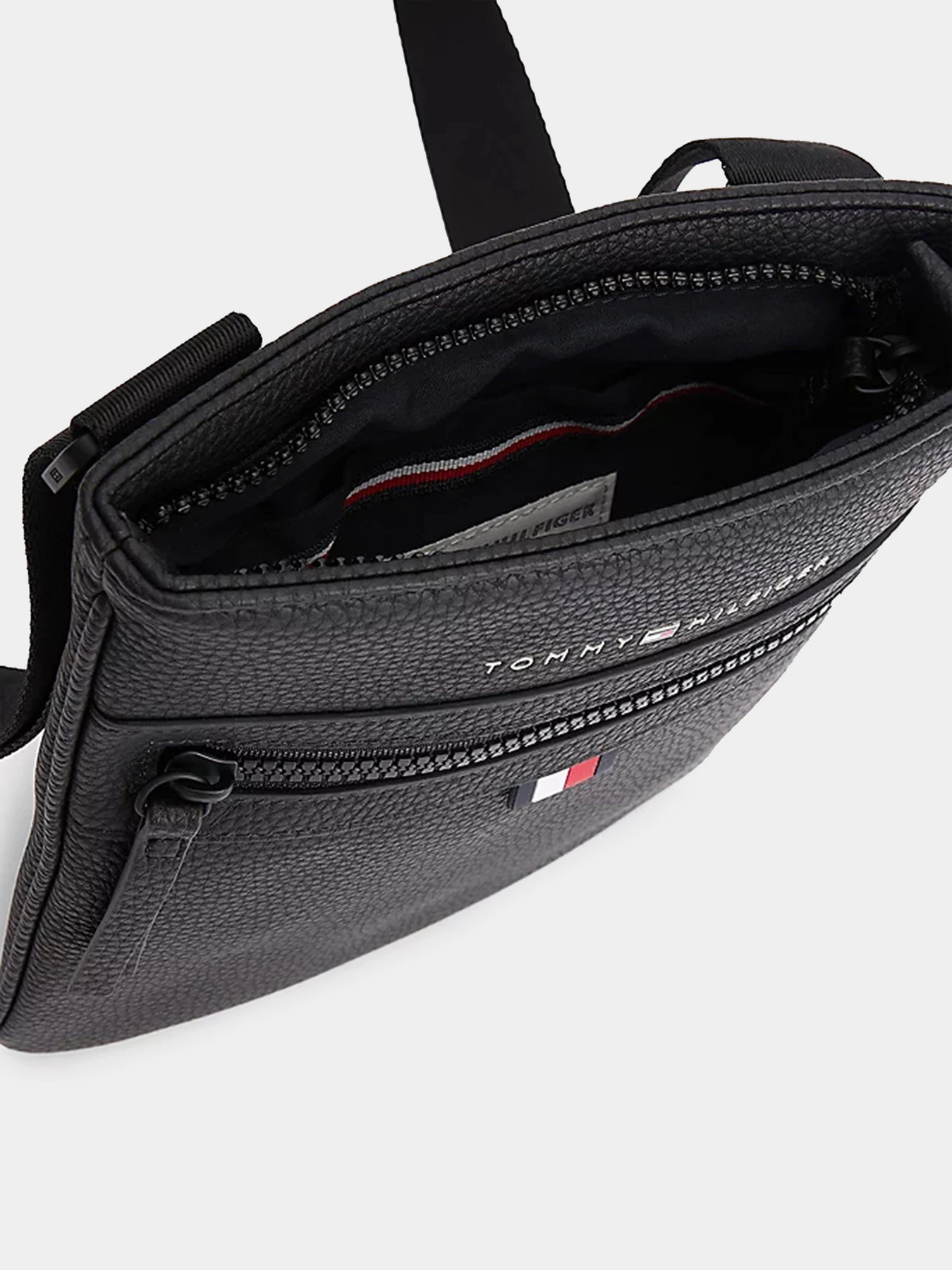Сумки Tommy Hilfiger модель AM0AM09505-BDS Сумки Tommy Hilfiger модель AM0AM09505-BDS Фото