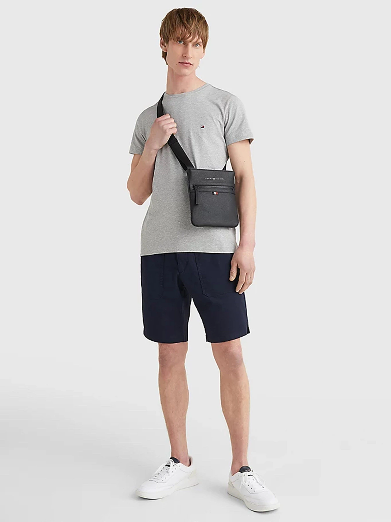 Сумки Tommy Hilfiger модель AM0AM09505-BDS Сумки Tommy Hilfiger модель AM0AM09505-BDS Фото