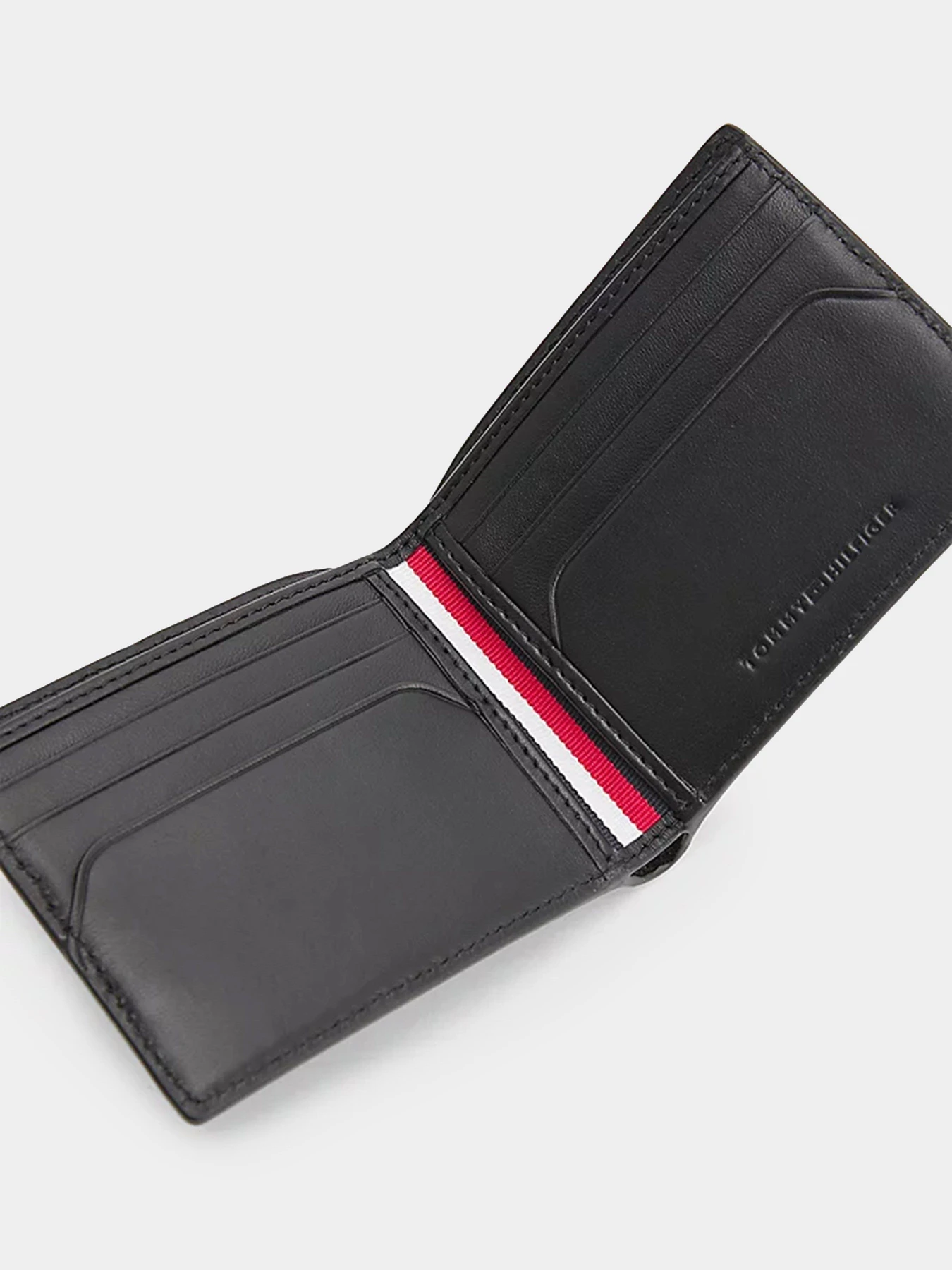 Гаманці Tommy Hilfiger модель AM0AM09384-BDS Гаманці Tommy Hilfiger модель AM0AM09384-BDS Фото