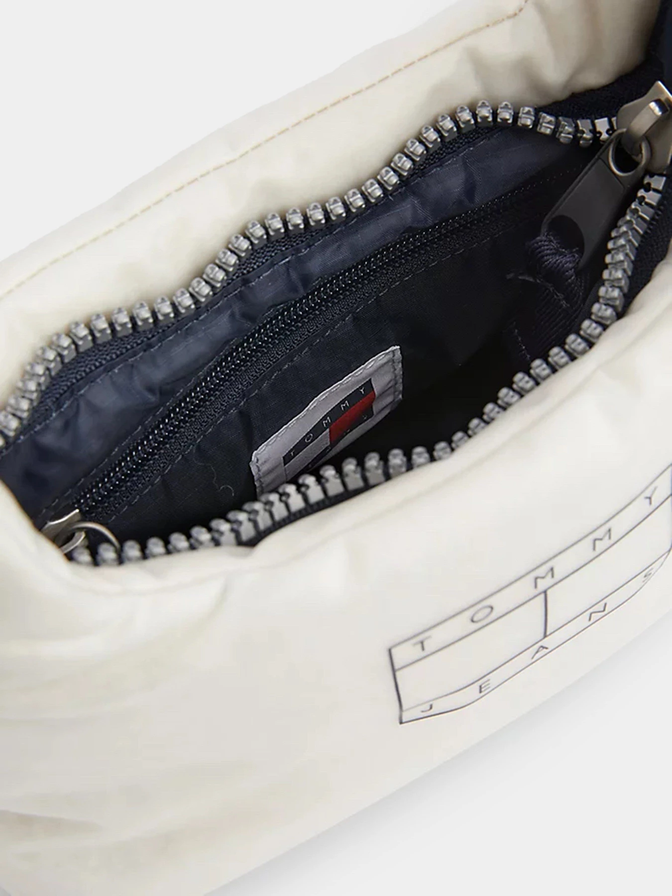 Сумки Tommy Hilfiger HERITAGE модель AW0AW12558-0K4 Фото