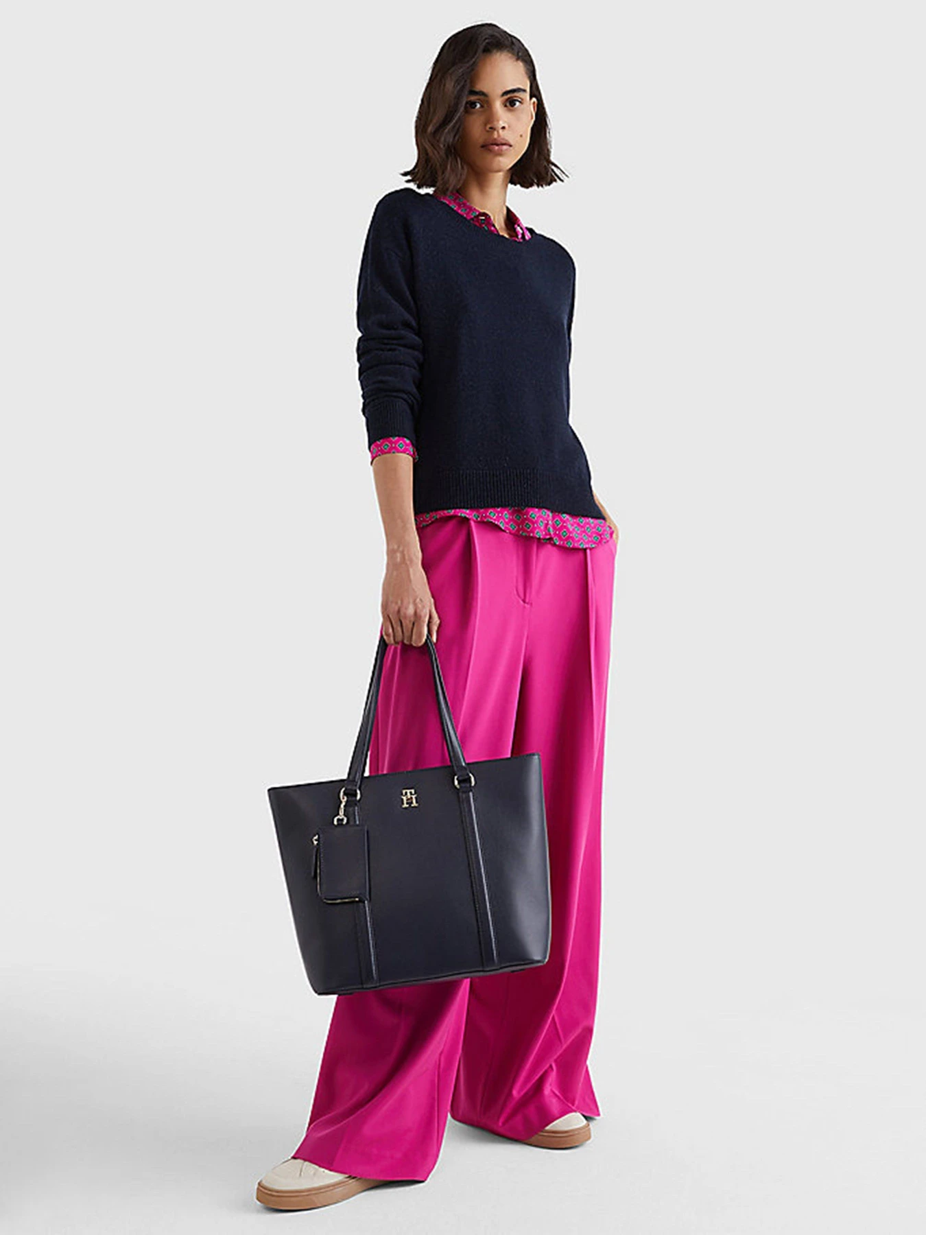 Сумки Tommy Hilfiger модель AW0AW13138-DW6 Сумки Tommy Hilfiger модель AW0AW13138-DW6 Фото