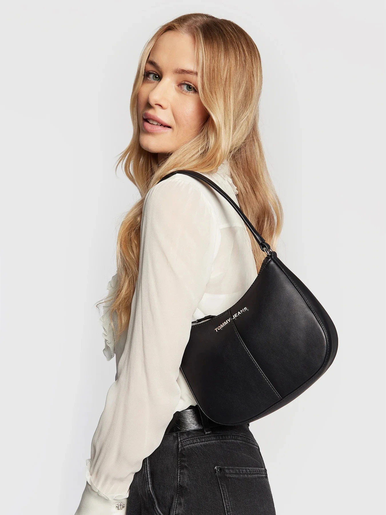 Сумки Tommy Hilfiger модель AW0AW11833-BDS Фото