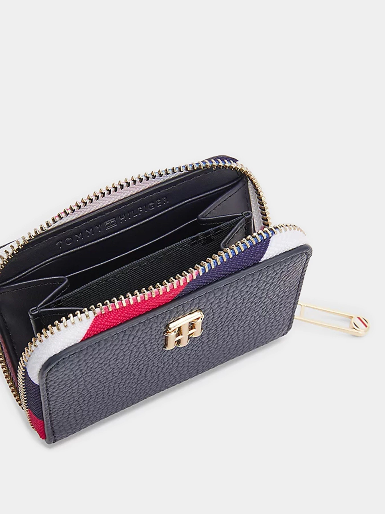 Гаманці Tommy Hilfiger модель AW0AW12080-0G2 Гаманці Tommy Hilfiger модель AW0AW12080-0G2 Фото
