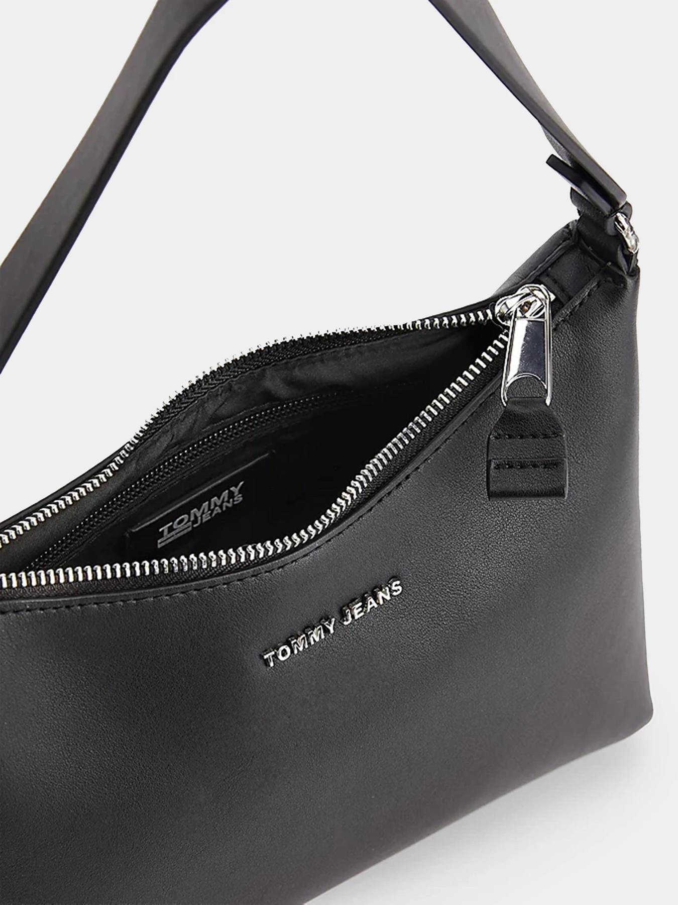Сумки Tommy Hilfiger Academia модель AW0AW12549-0GJ Сумки Tommy Hilfiger Academia модель AW0AW12549-0GJ Фото