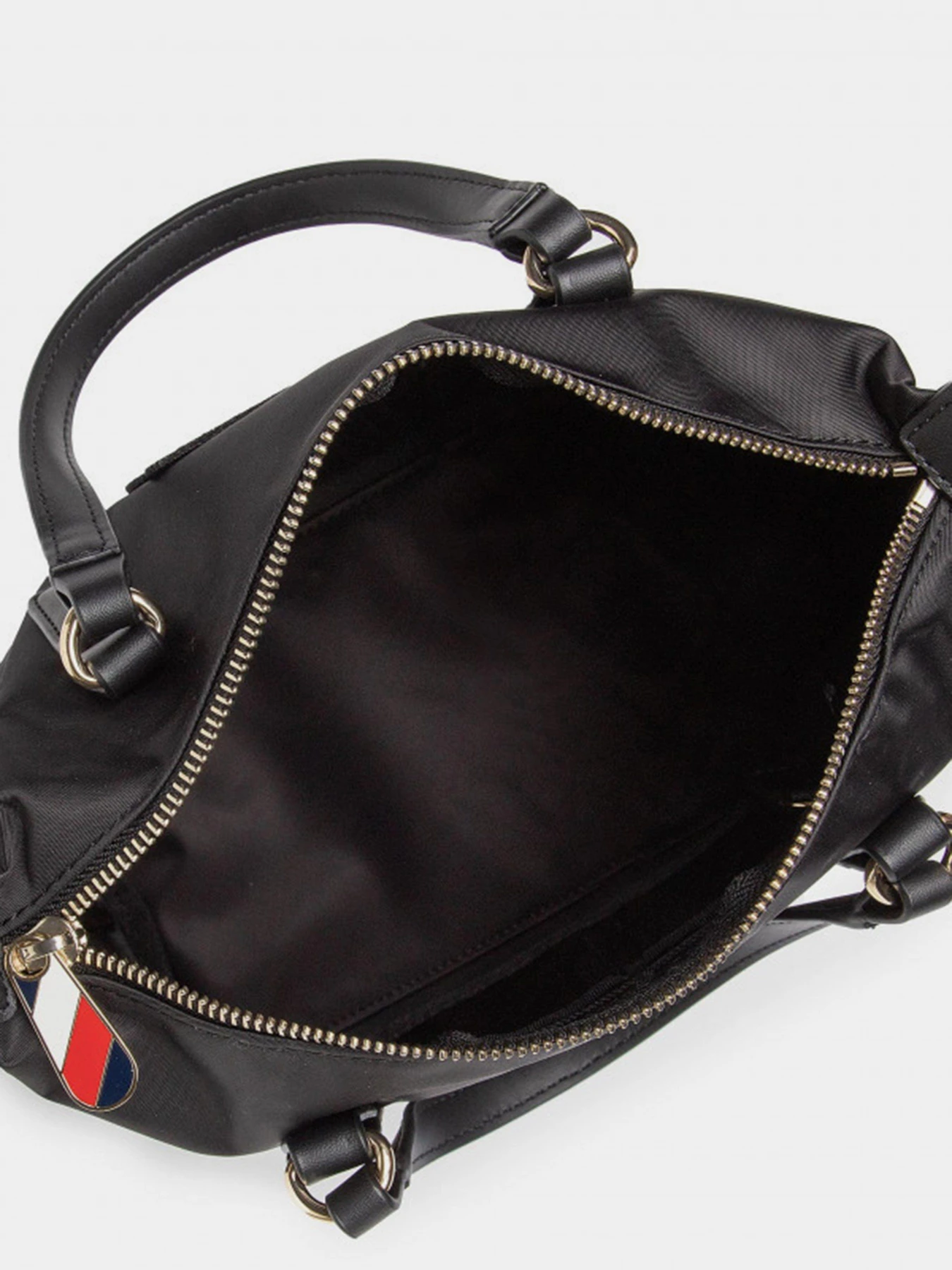 Сумки Tommy Hilfiger модель AW0AW13174-BDS Сумки Tommy Hilfiger модель AW0AW13174-BDS Фото