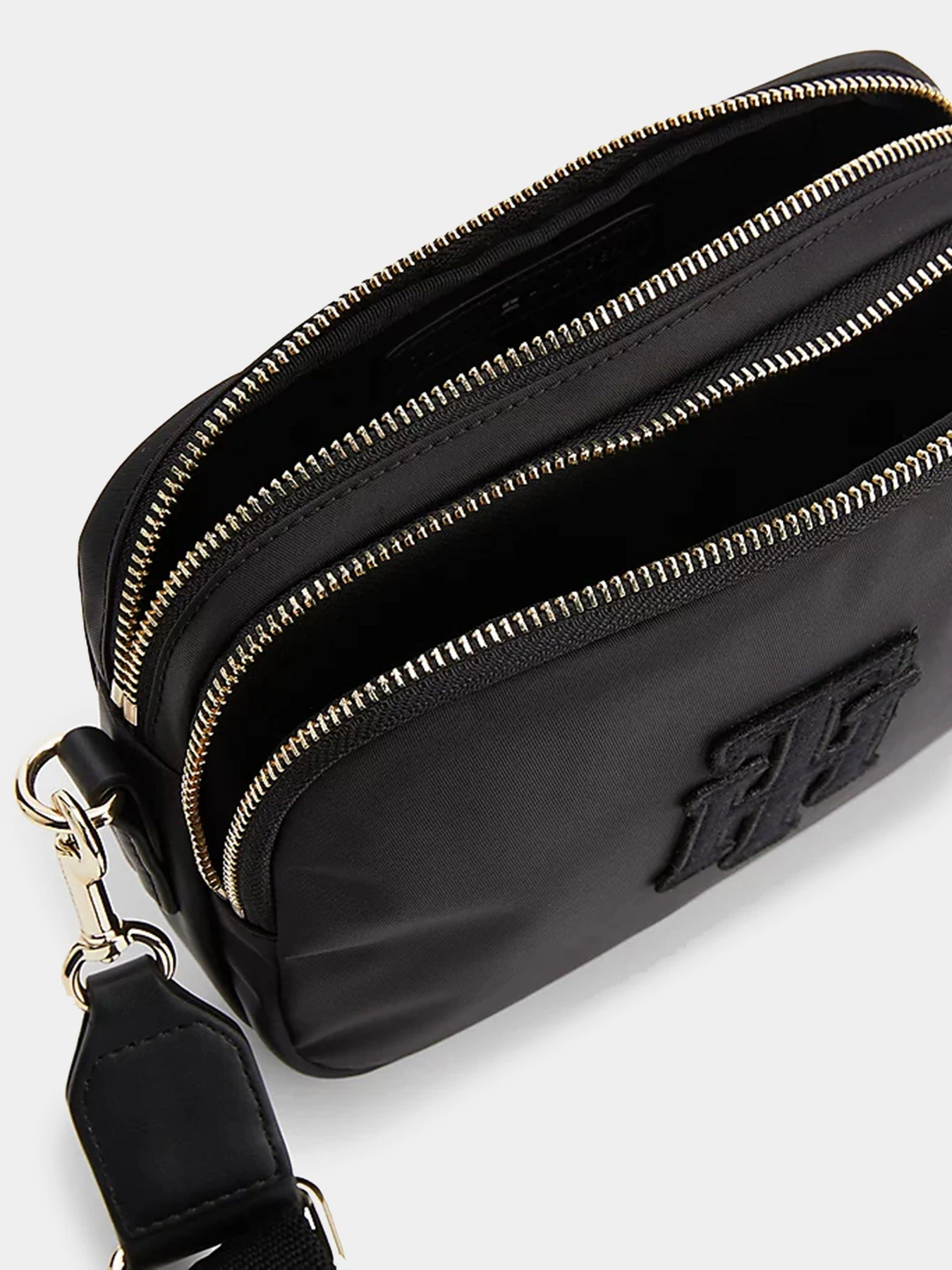 Сумки Tommy Hilfiger модель AW0AW13182-BDS Сумки Tommy Hilfiger модель AW0AW13182-BDS Фото