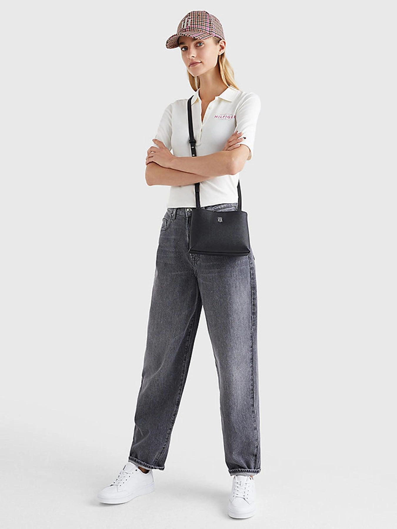 Сумки Tommy Hilfiger Element модель AW0AW13414-BDS Сумки Tommy Hilfiger Element модель AW0AW13414-BDS Фото