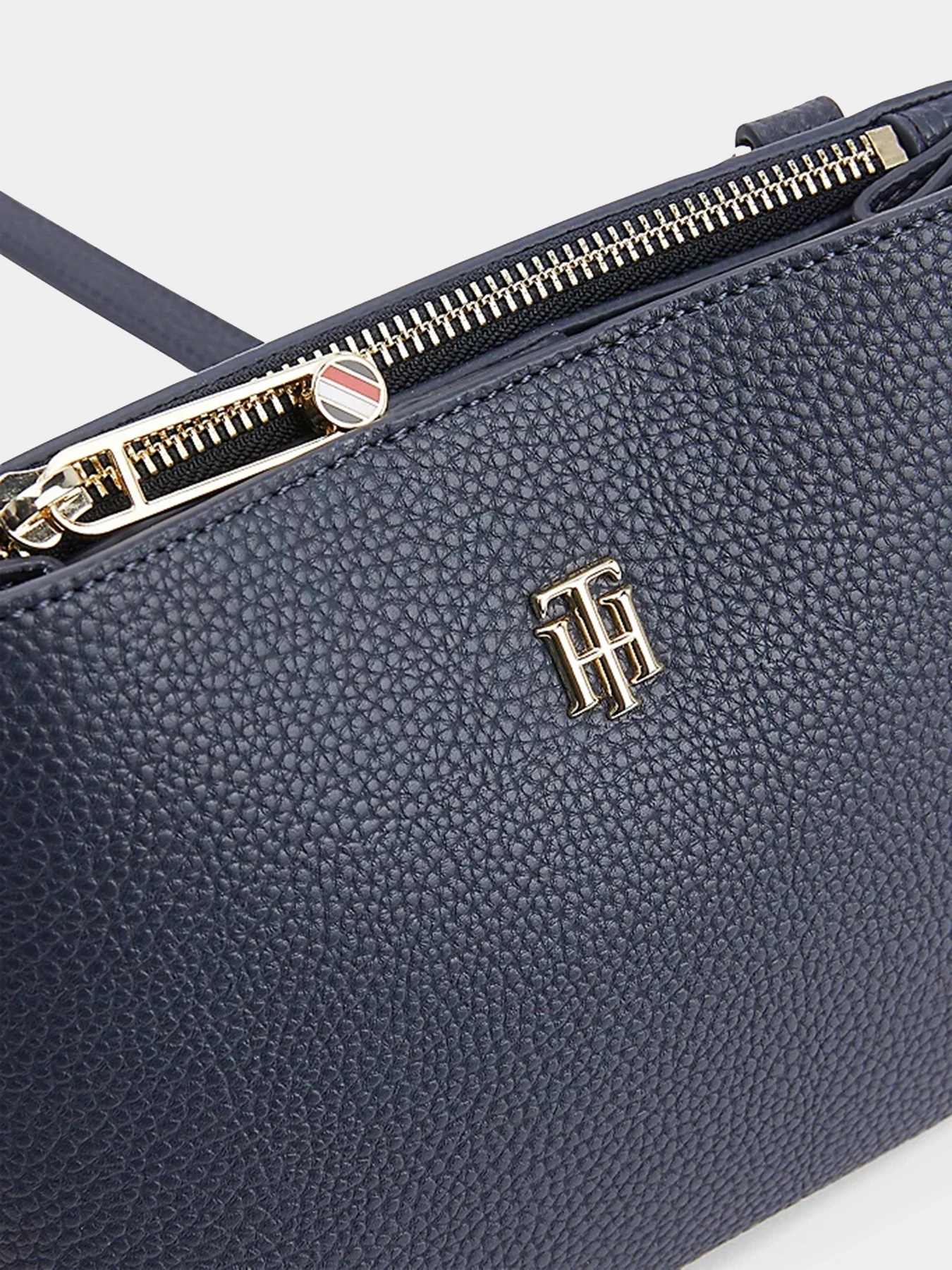 Сумки Tommy Hilfiger Element модель AW0AW13414-DW6 Сумки Tommy Hilfiger Element модель AW0AW13414-DW6 Фото