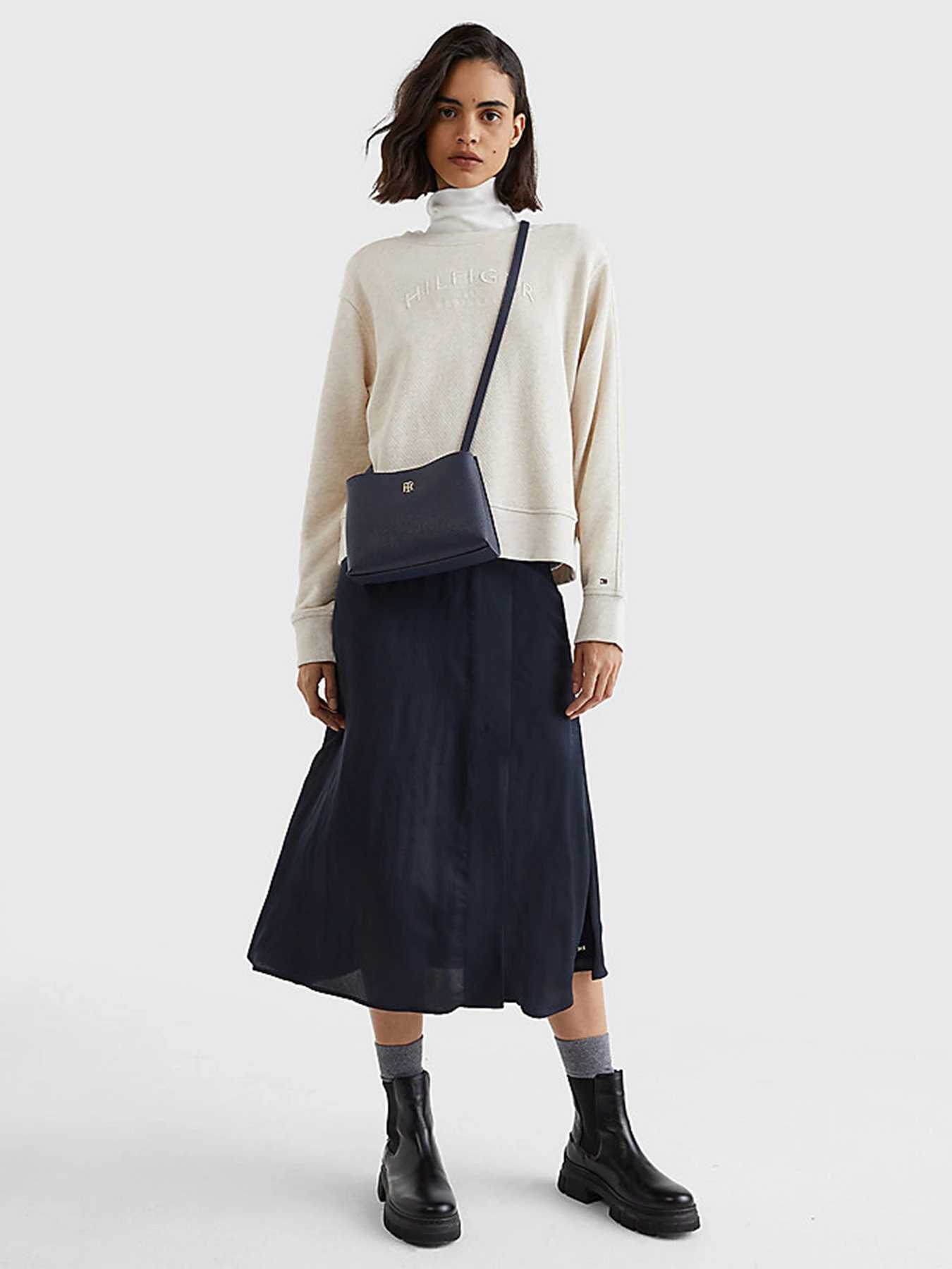 Сумки Tommy Hilfiger Element модель AW0AW13414-DW6 Сумки Tommy Hilfiger Element модель AW0AW13414-DW6 Фото