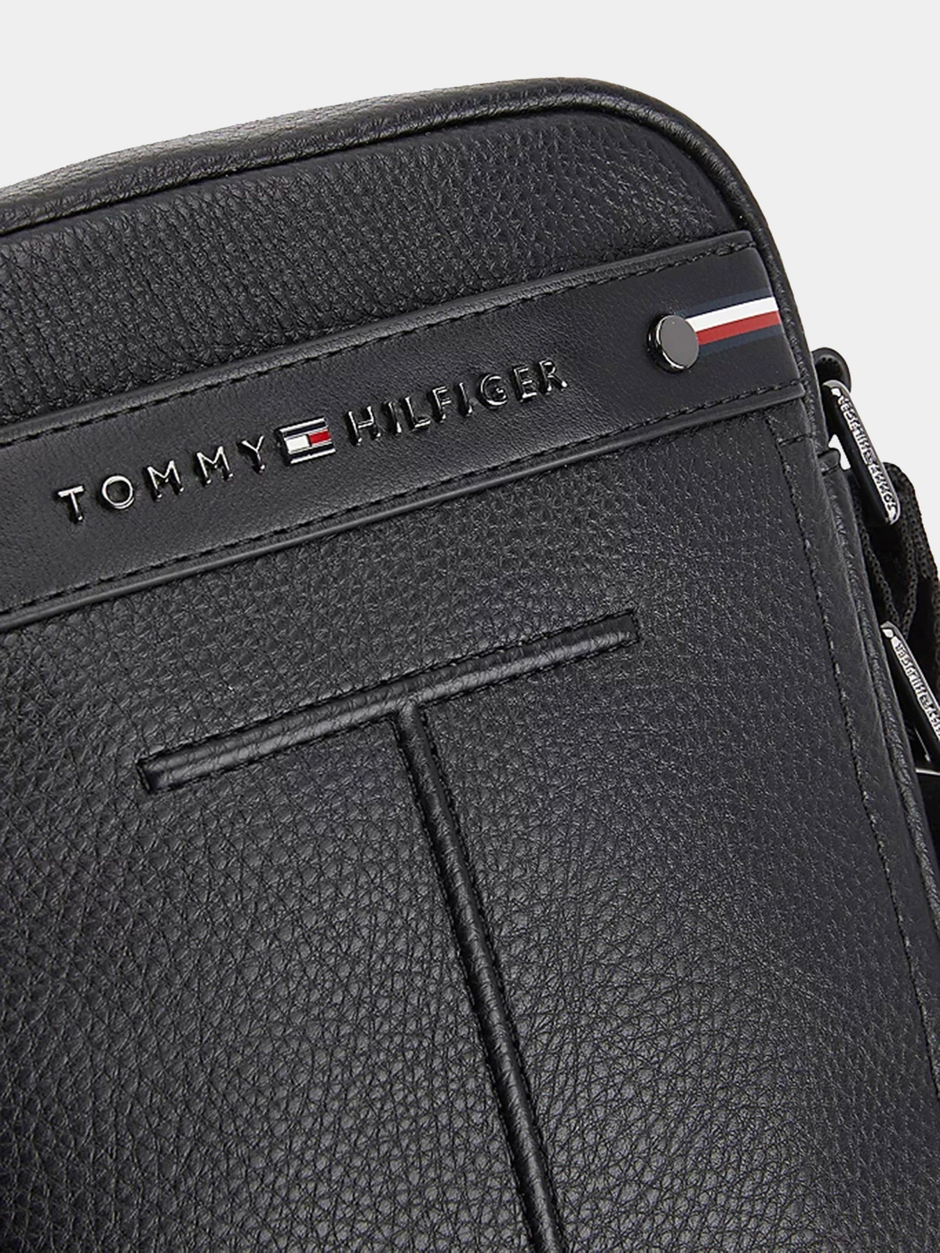 Сумки Tommy Hilfiger модель AM0AM10936-BDS Сумки Tommy Hilfiger модель AM0AM10936-BDS Фото