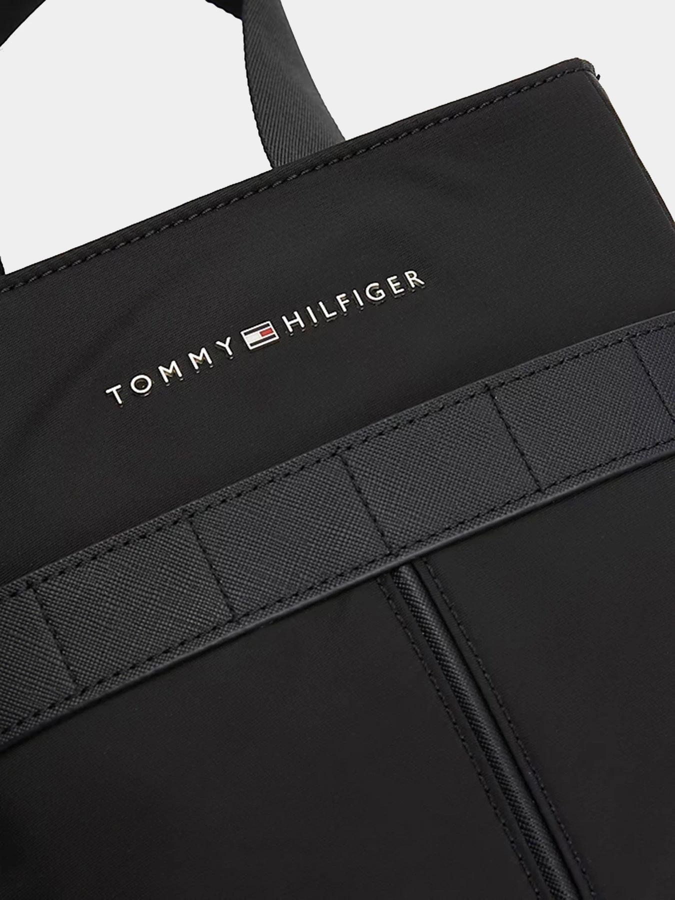 Сумки Tommy Hilfiger модель AM0AM10943-BDS Сумки Tommy Hilfiger модель AM0AM10943-BDS Фото