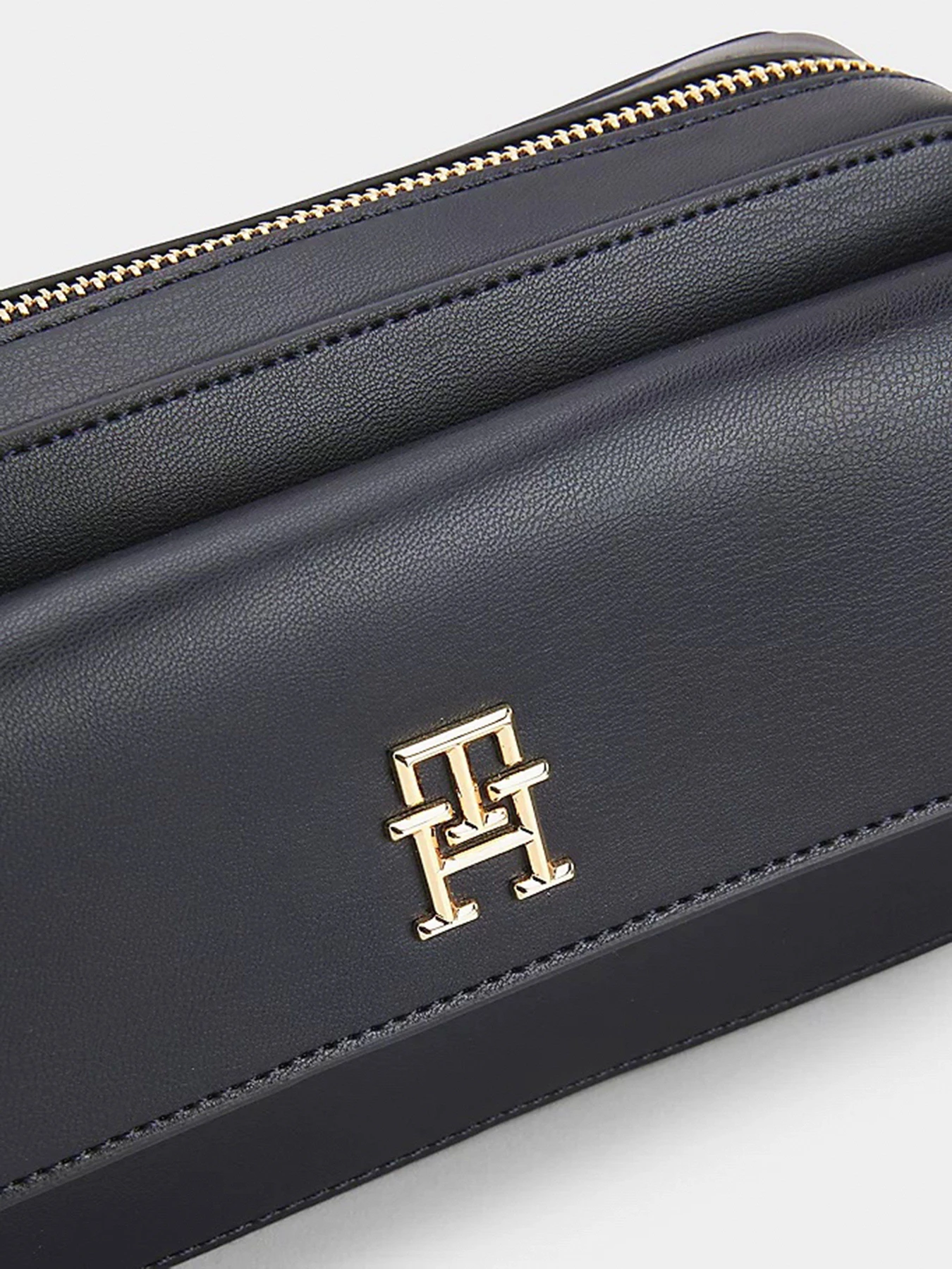 Сумки Tommy Hilfiger модель AW0AW14467-DW6 Сумки Tommy Hilfiger модель AW0AW14467-DW6 Фото