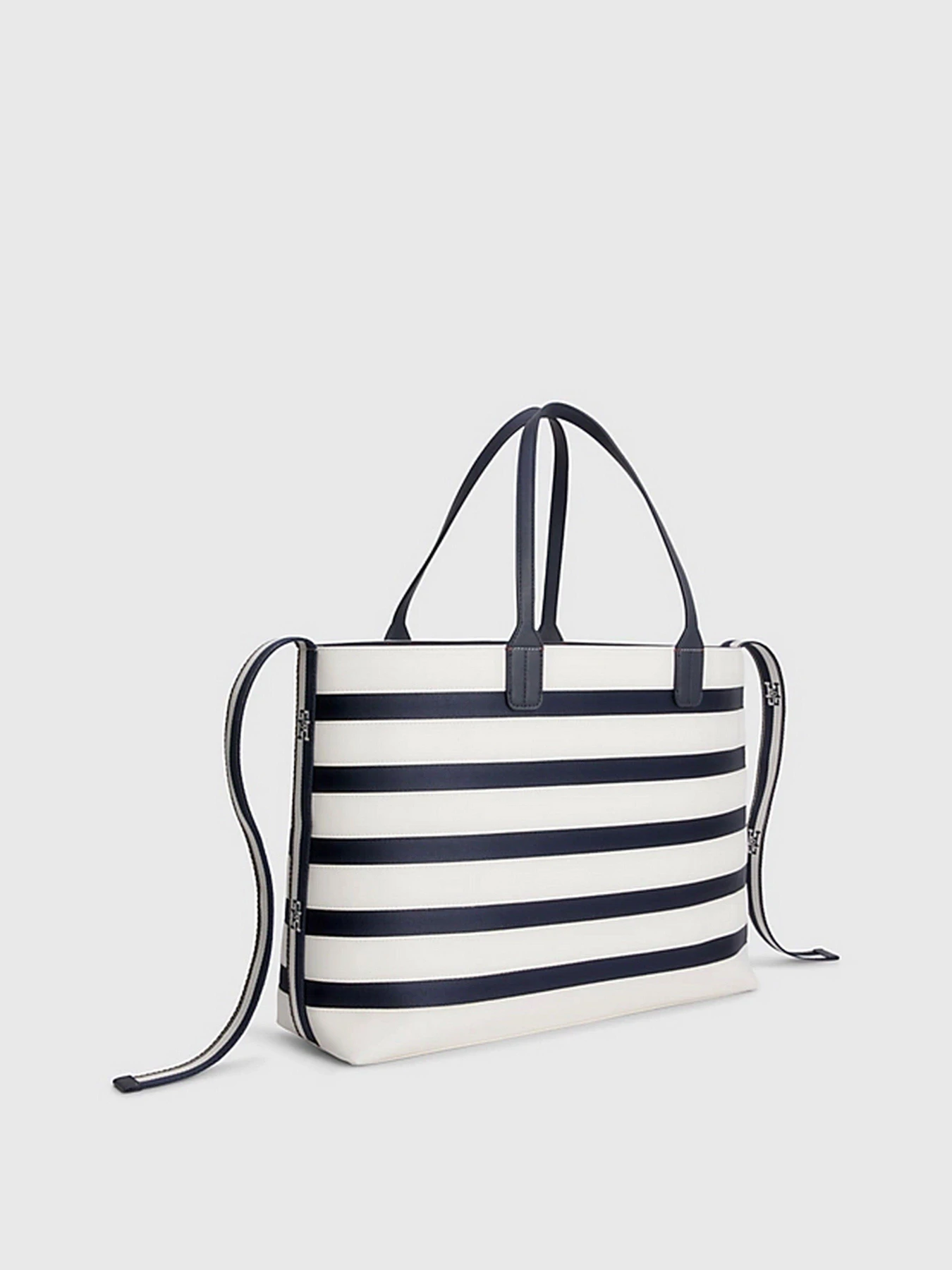 Сумки Tommy Hilfiger модель AW0AW14762-0GY Сумки Tommy Hilfiger модель AW0AW14762-0GY Фото