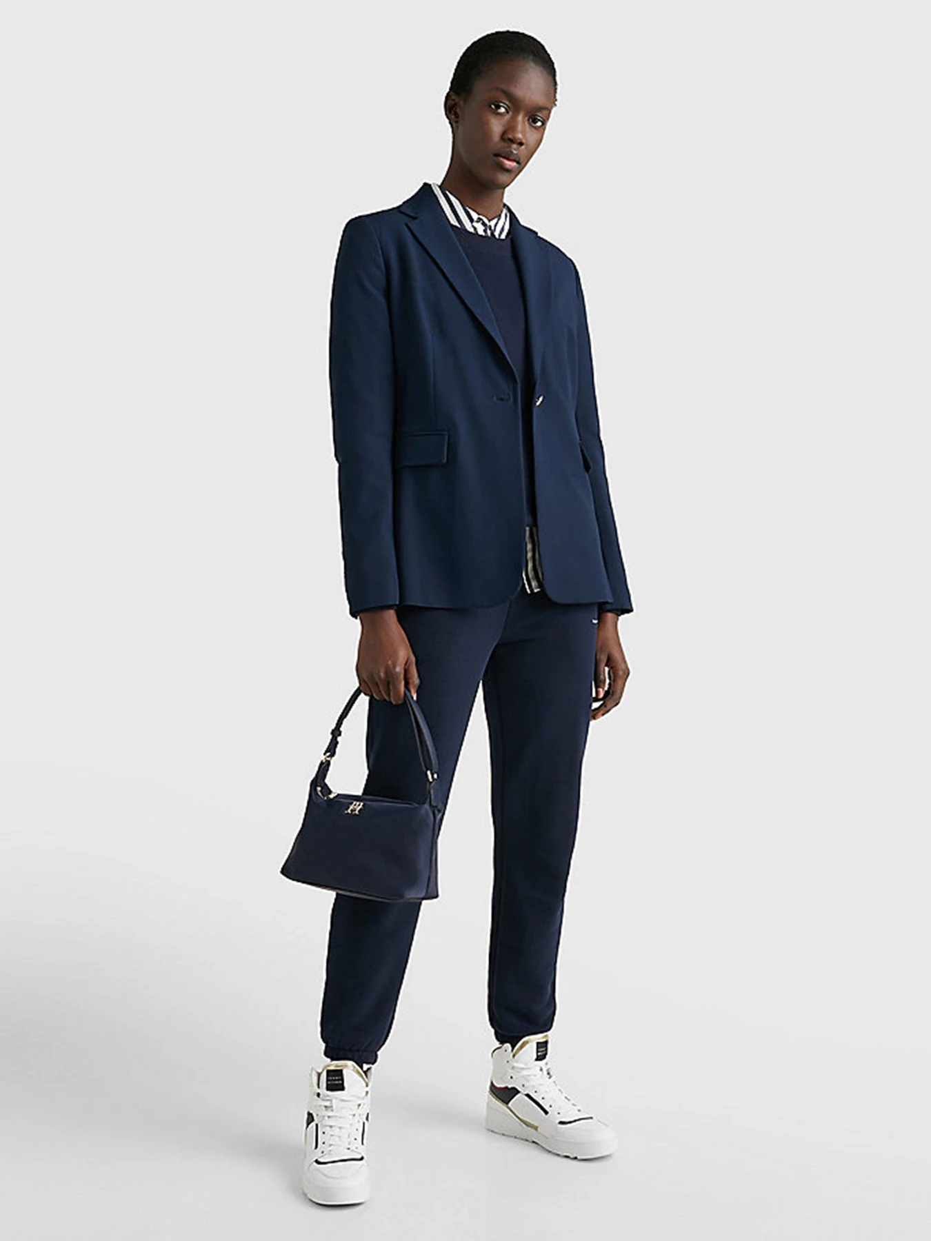 Сумки Tommy Hilfiger модель AW0AW14463-DW6 Сумки Tommy Hilfiger модель AW0AW14463-DW6 Фото