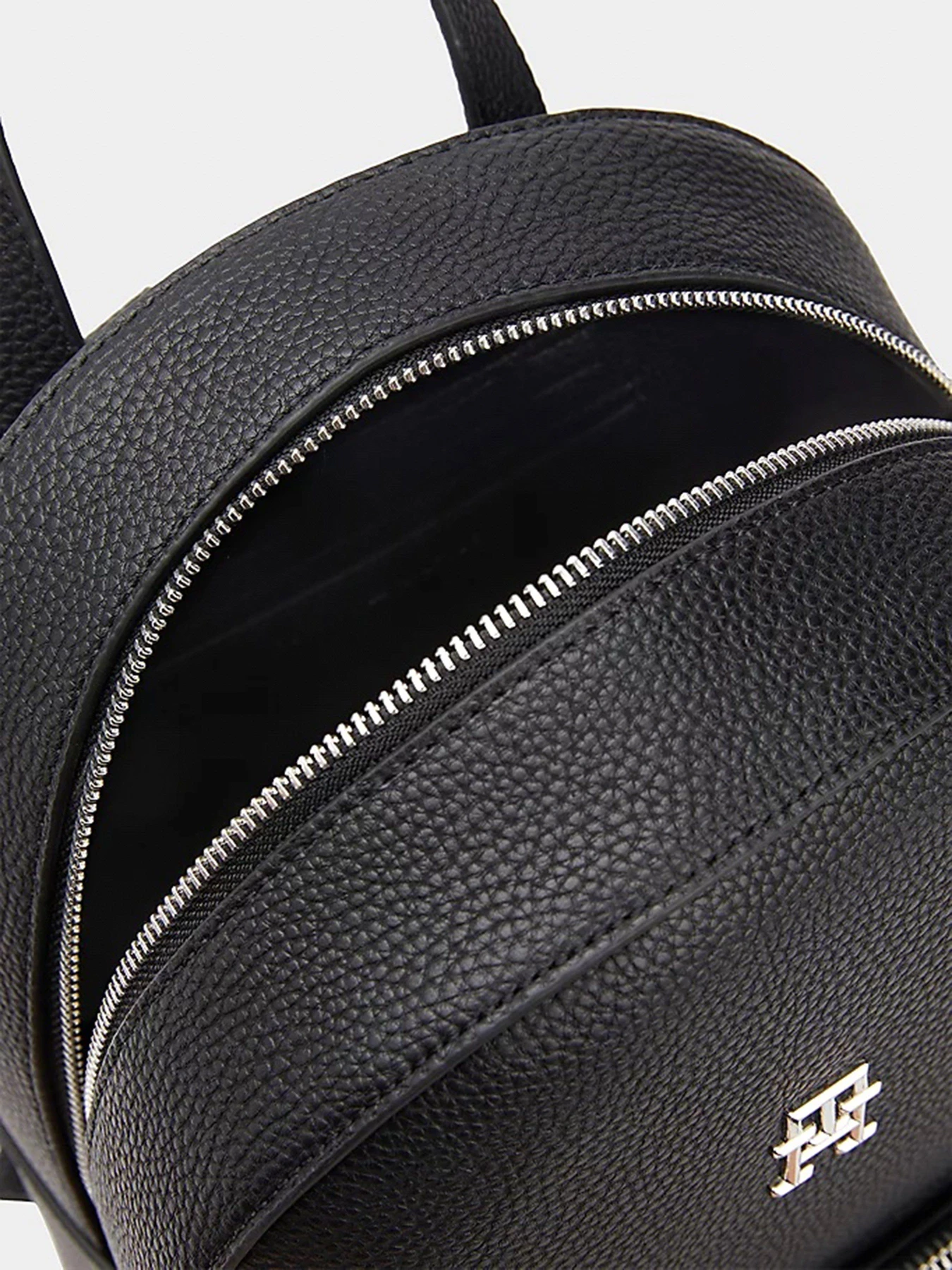 Рюкзаки Tommy Hilfiger модель AW0AW14506-BDS Рюкзаки Tommy Hilfiger модель AW0AW14506-BDS Фото
