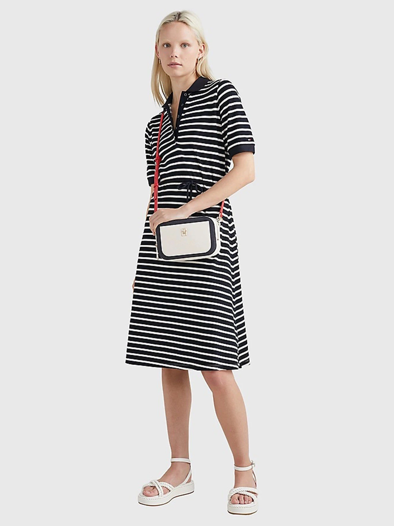 Сумки Tommy Hilfiger модель AW0AW14464-AC0 Сумки Tommy Hilfiger модель AW0AW14464-AC0 Фото