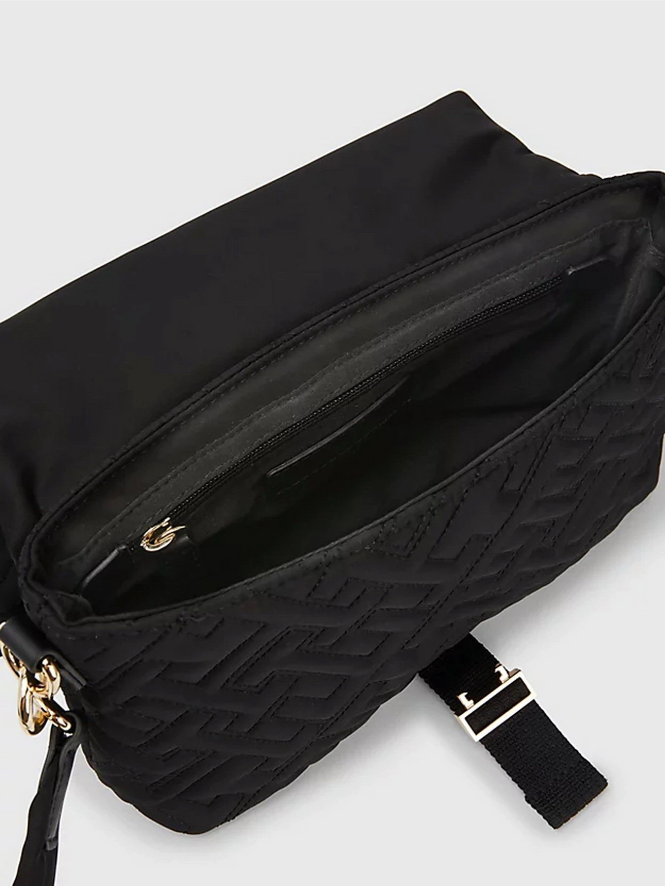 Сумки Tommy Hilfiger модель AW0AW14500-BDS Сумки Tommy Hilfiger модель AW0AW14500-BDS Фото