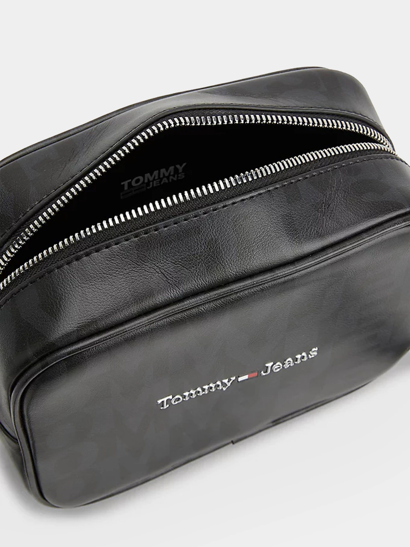Сумки Tommy Hilfiger модель AW0AW14550-BDS Сумки Tommy Hilfiger модель AW0AW14550-BDS Фото