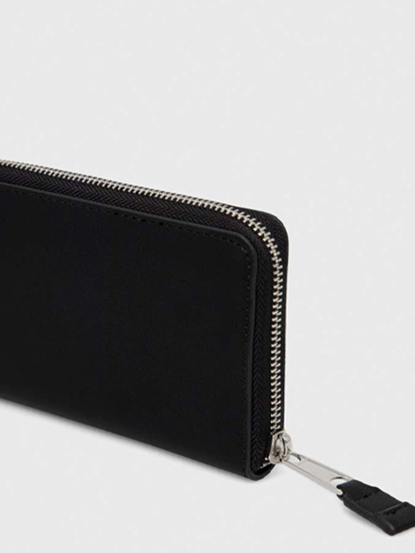 Кошельки Tommy Hilfiger модель AW0AW14564-BDS Кошельки Tommy Hilfiger модель AW0AW14564-BDS Фото