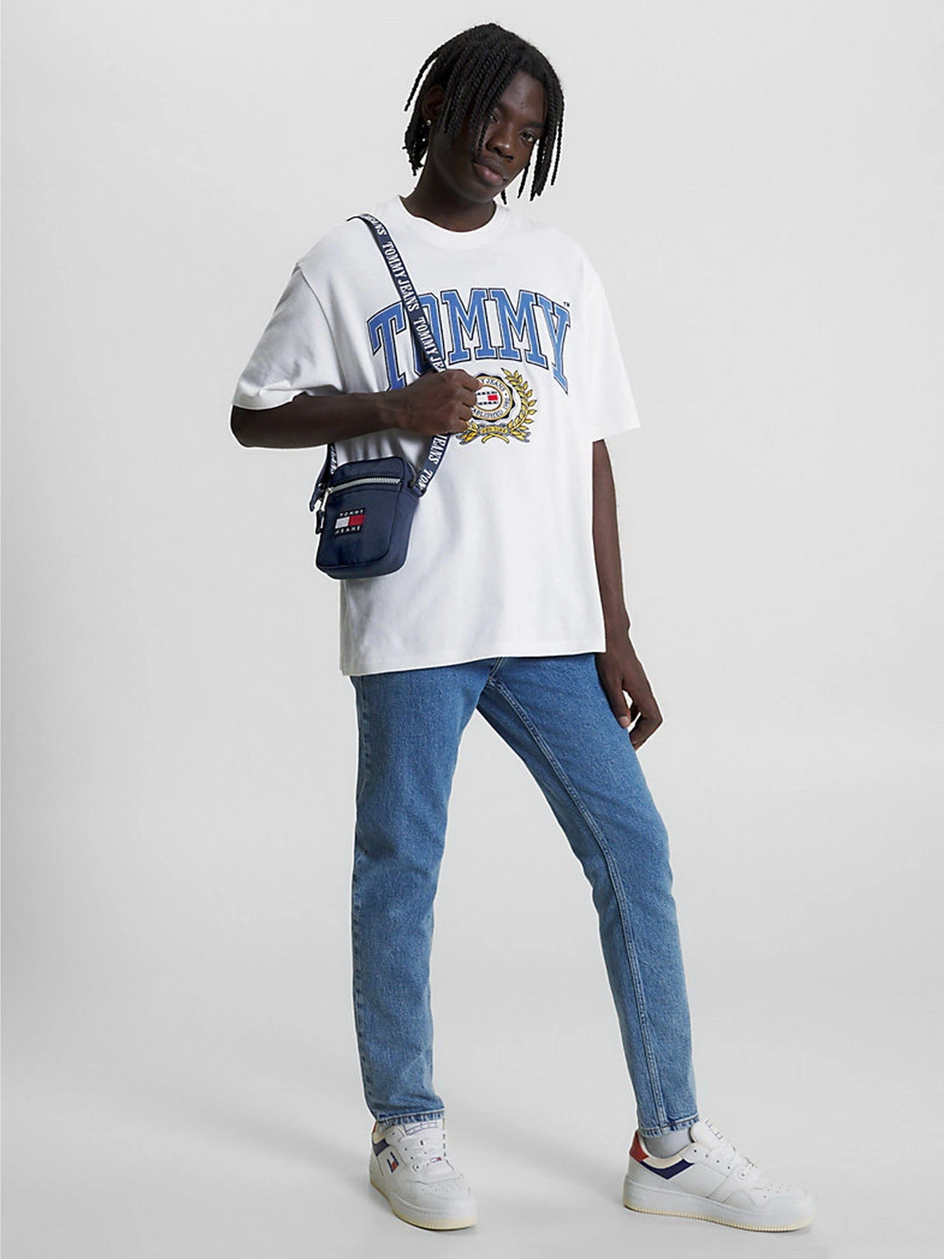 Сумки Tommy Hilfiger Tjm Heritage Reporter модель AM0AM11159-C87 Сумки Tommy Hilfiger Tjm Heritage Reporter модель AM0AM11159-C87 Фото