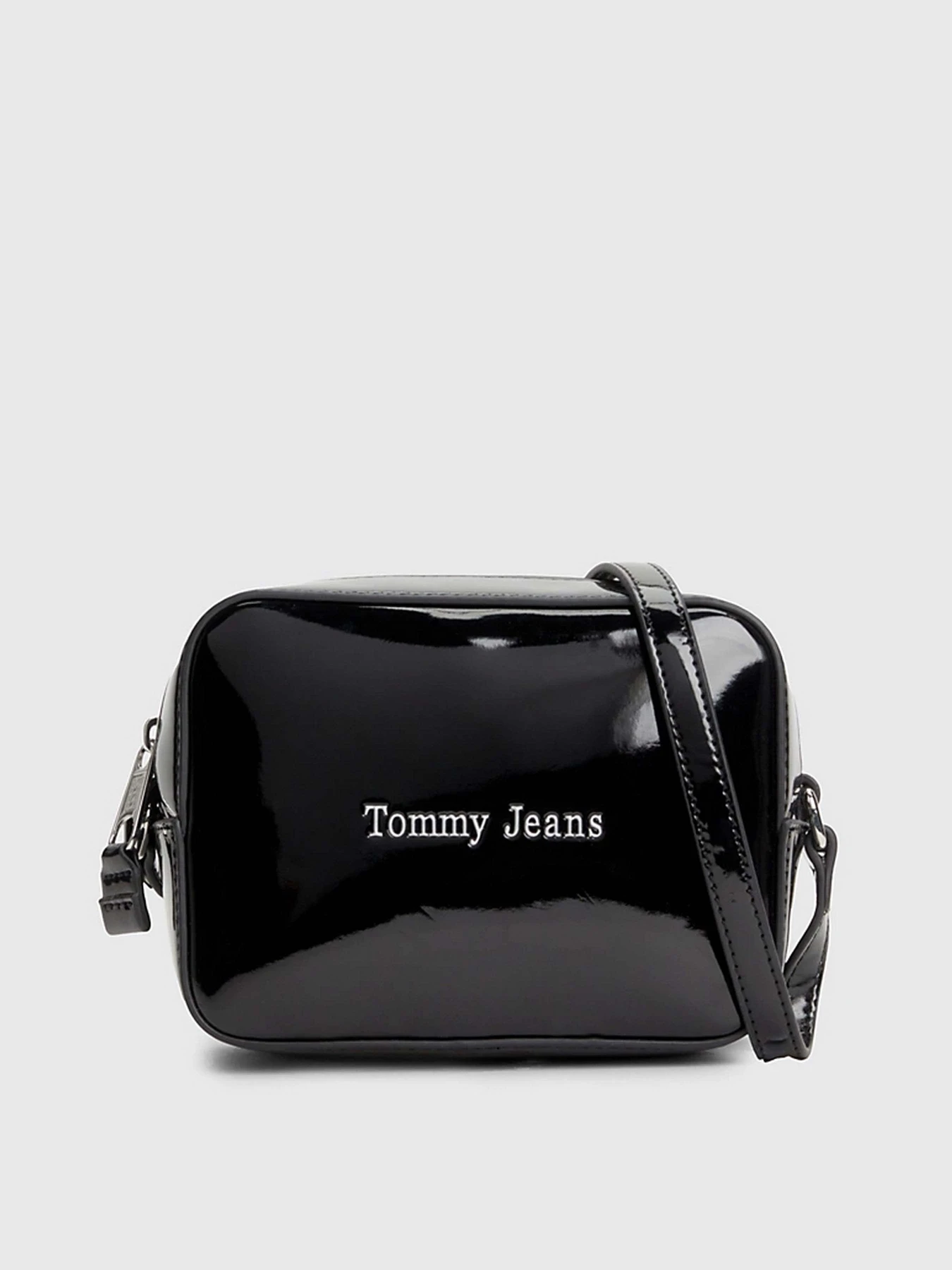 Сумки Tommy Hilfiger PATENT FINISH CROSSOVER CAMERA модель AW0AW14955-BDS Сумки Tommy Hilfiger PATENT FINISH CROSSOVER CAMERA модель AW0AW14955-BDS Фото