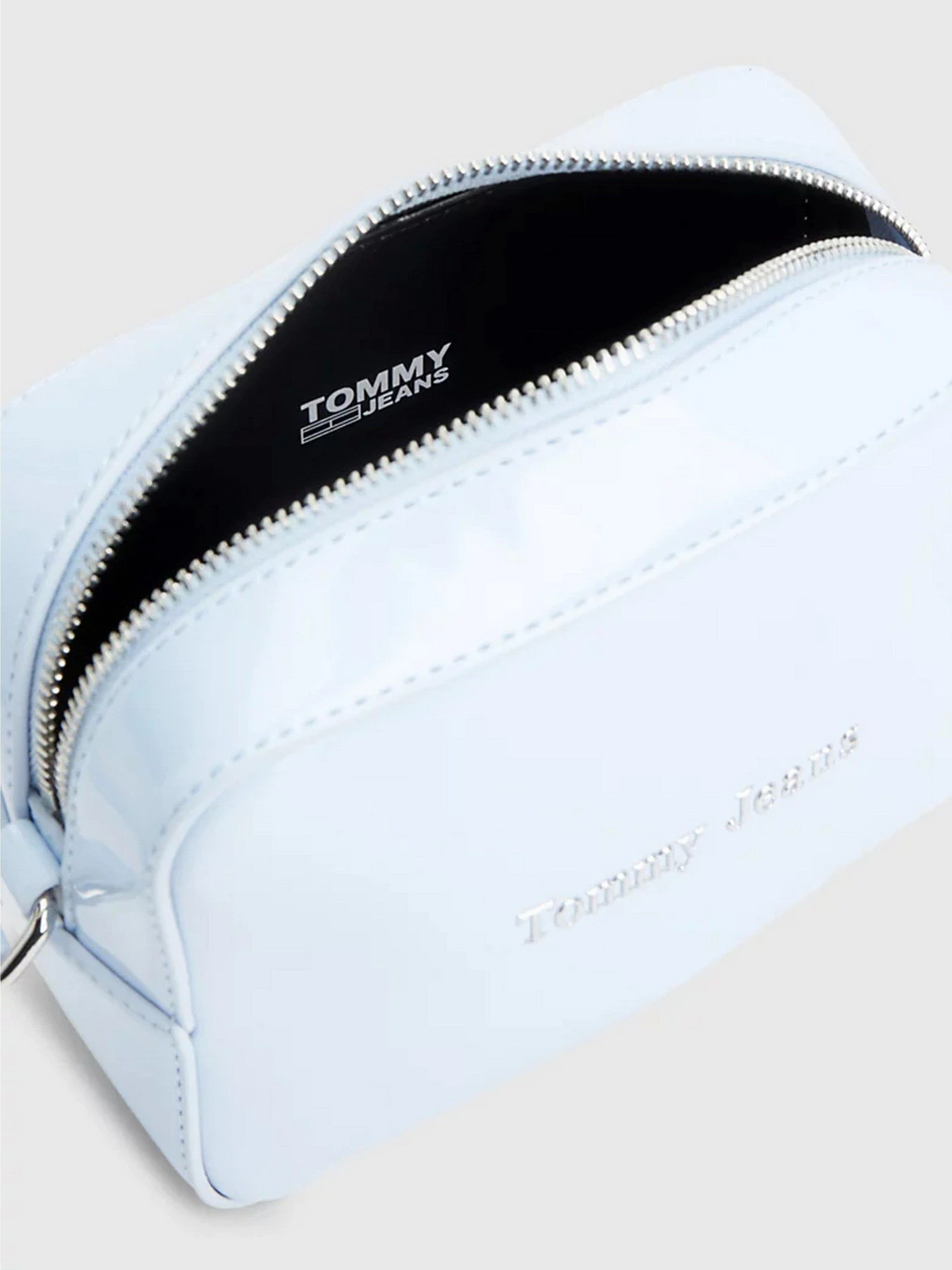 Сумки Tommy Hilfiger PATENT FINISH CROSSOVER CAMERA модель AW0AW14955-C1Q Сумки Tommy Hilfiger PATENT FINISH CROSSOVER CAMERA модель AW0AW14955-C1Q Фото