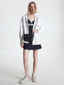 Сумки Tommy Hilfiger LOGO STRAP CROSSOVER модель AW0AW14965-BDS Фото