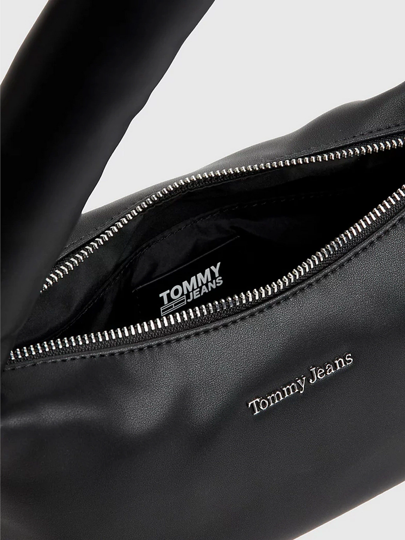 Сумки Tommy Hilfiger PADDED STRAP SHOULDER модель AW0AW14966-BDS Сумки Tommy Hilfiger PADDED STRAP SHOULDER модель AW0AW14966-BDS Фото
