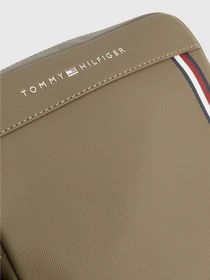 Сумки Tommy Hilfiger PIQUE TEXTURED SMALL REPORTER модель AM0AM11312-RBU Фото