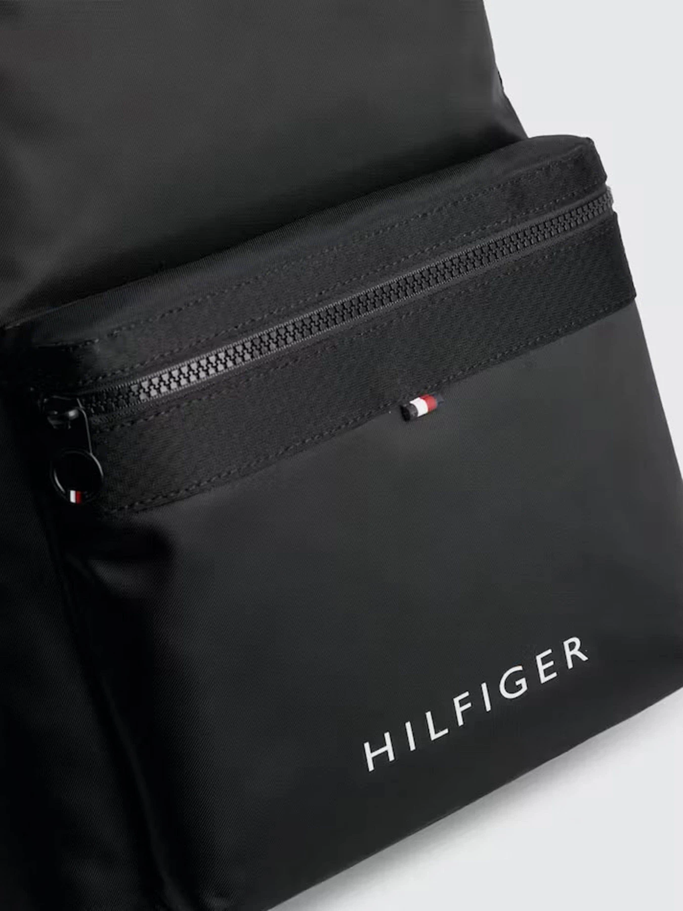 Рюкзаки Tommy Hilfiger Textile Logo модель AM0AM11321-BDS Фото