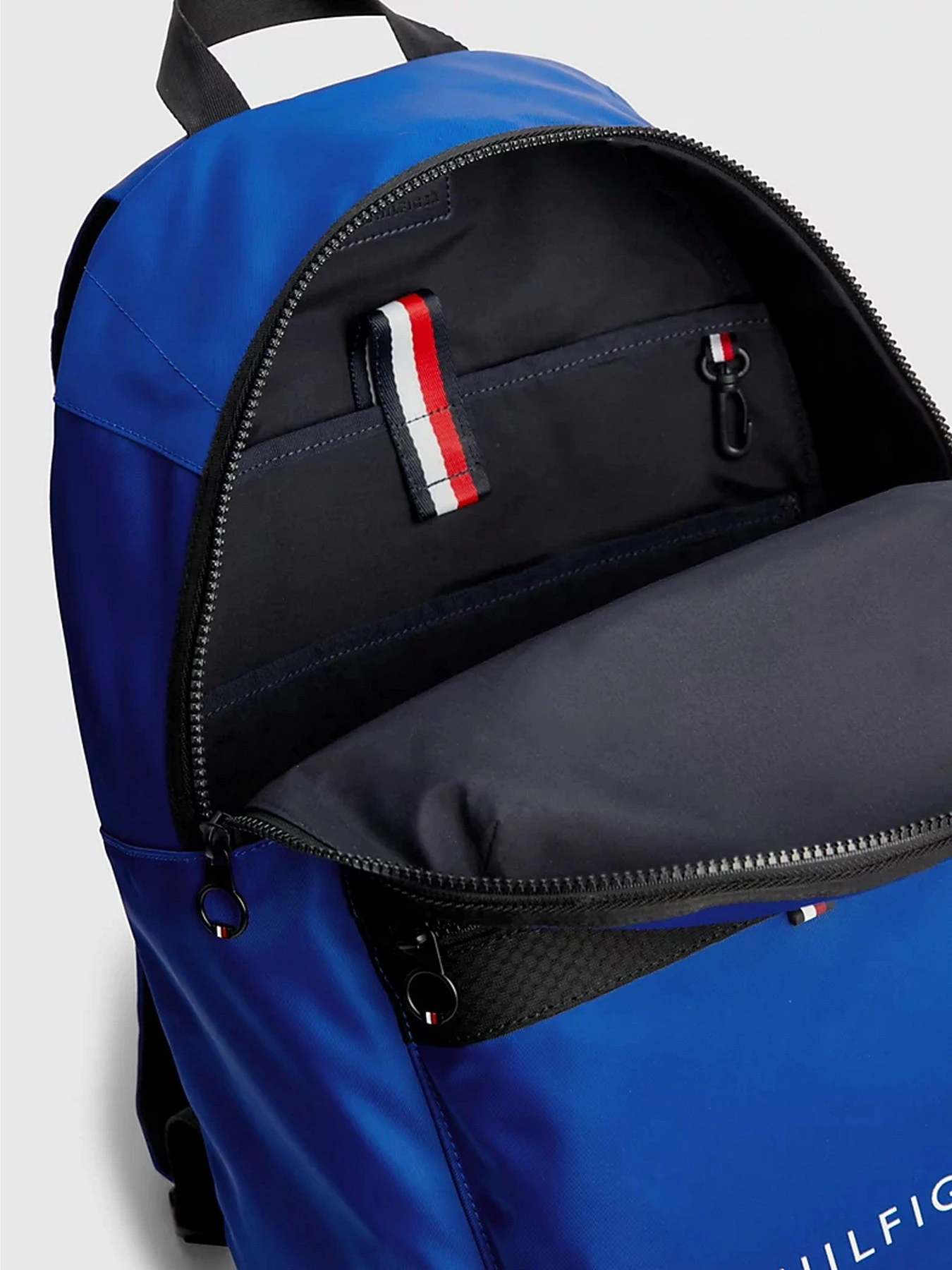 Рюкзаки Tommy Hilfiger TEXTILE LOGO модель AM0AM11321-C66 Фото