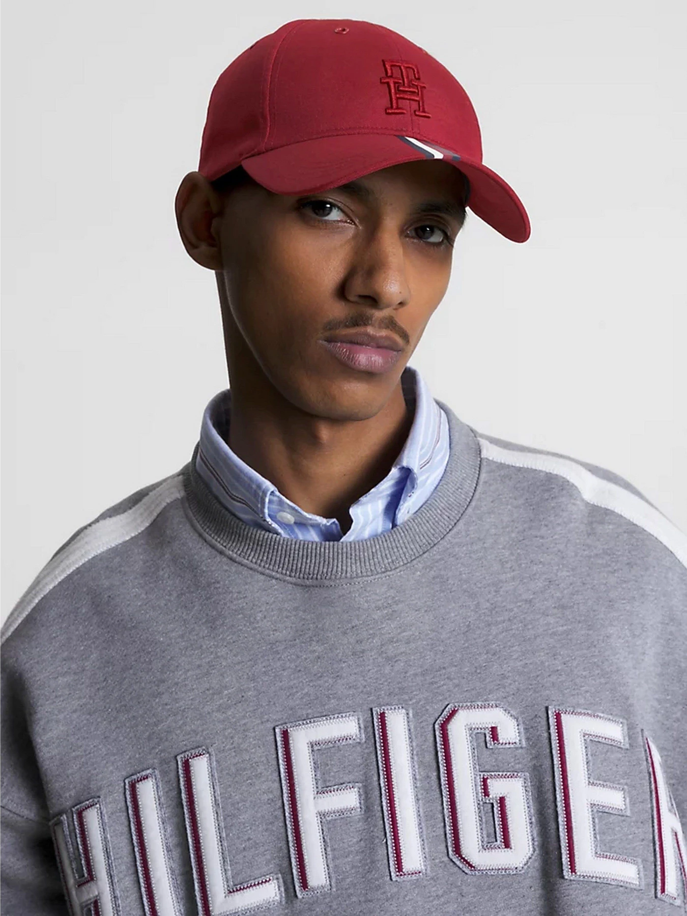 Шапки и кепки Tommy Hilfiger модель AM0AM11758-XJS Шапки и кепки Tommy Hilfiger модель AM0AM11758-XJS Фото