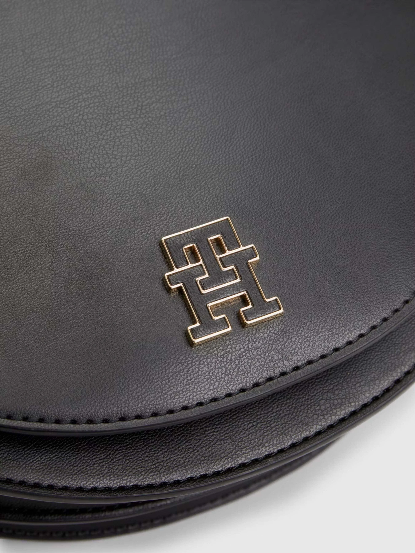 Сумки Tommy Hilfiger модель AW0AW14862-BDS Сумки Tommy Hilfiger модель AW0AW14862-BDS Фото