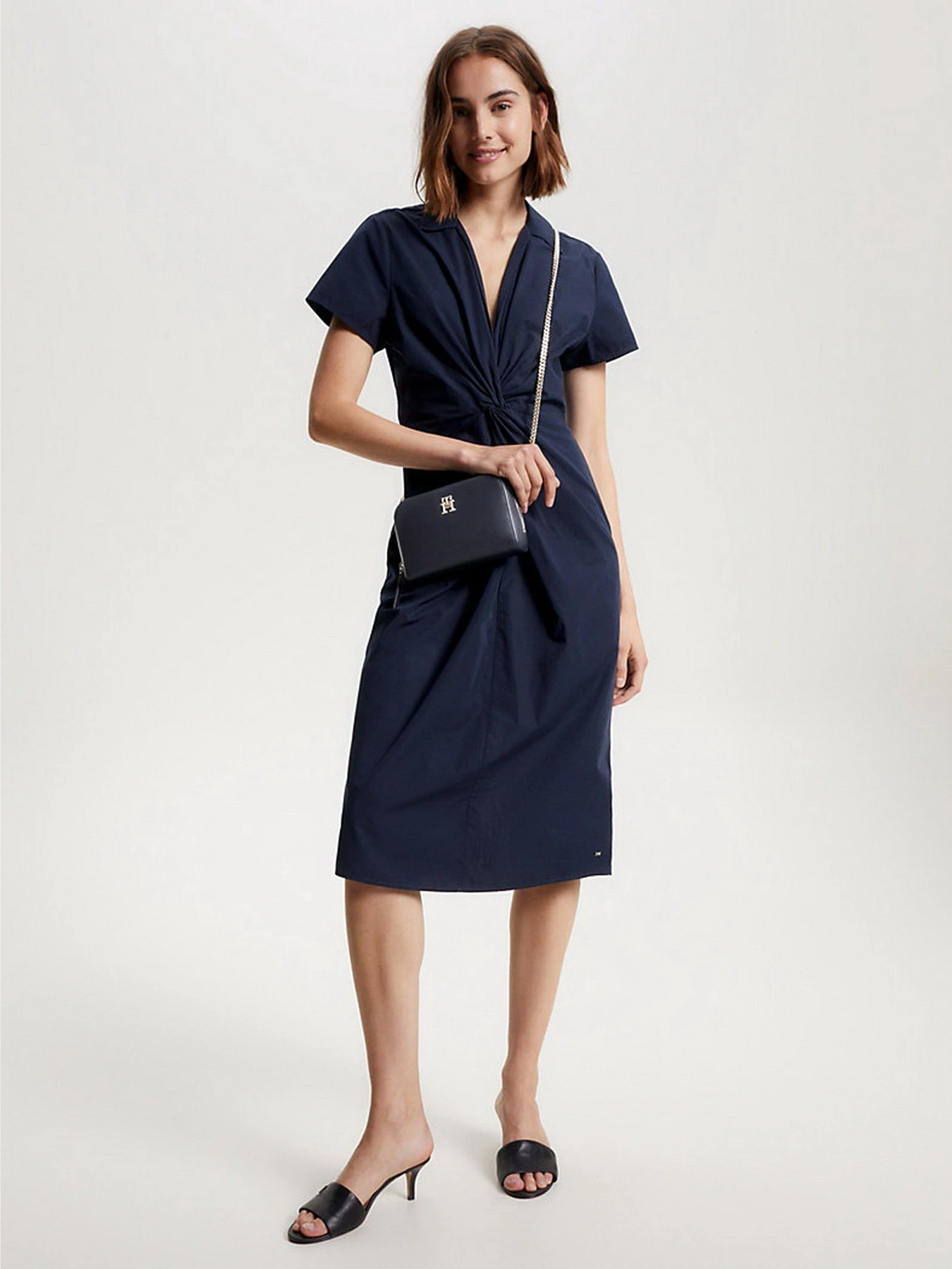 Сумки Tommy Hilfiger Feminne модель AW0AW14871-DW6 Сумки Tommy Hilfiger Feminne модель AW0AW14871-DW6 Фото