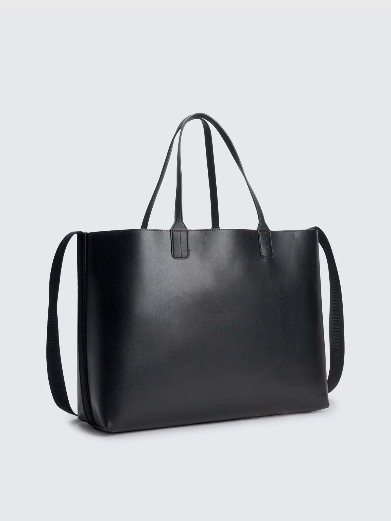 Сумки Tommy Hilfiger модель AW0AW14874-BDS Сумки Tommy Hilfiger модель AW0AW14874-BDS Фото