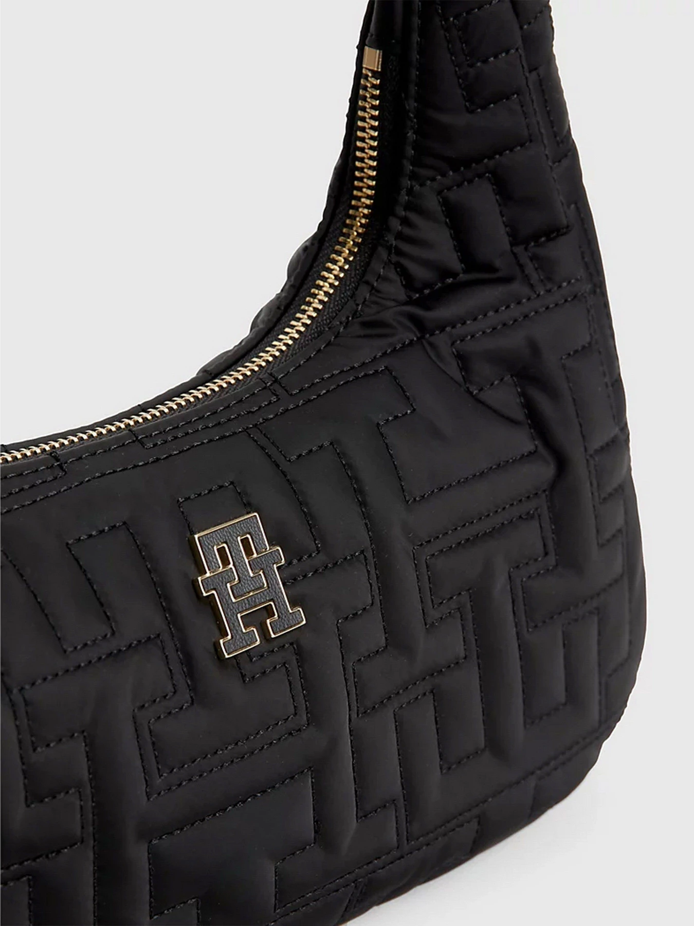 Сумки Tommy Hilfiger модель AW0AW15082-BDS Сумки Tommy Hilfiger модель AW0AW15082-BDS Фото