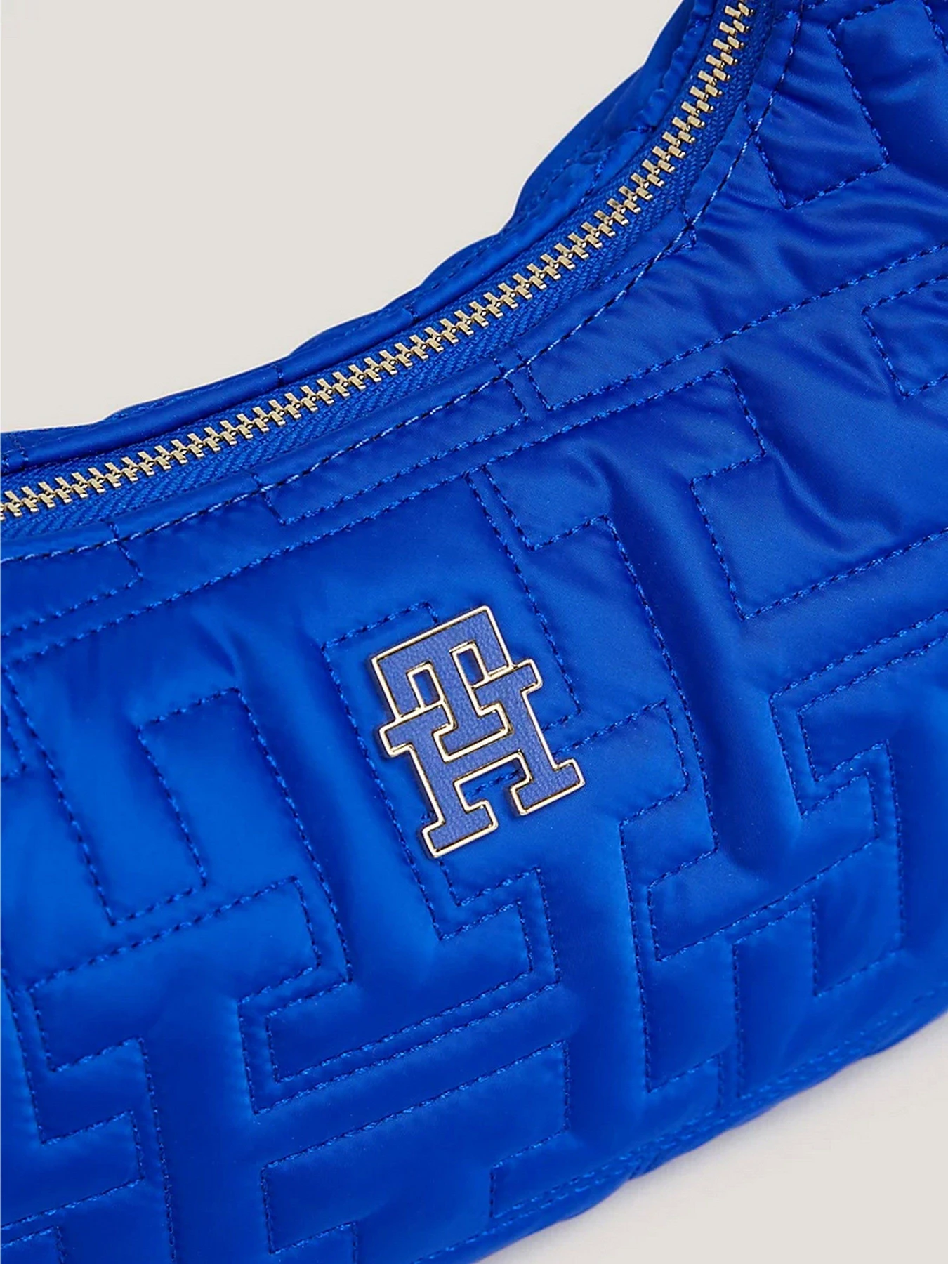 Сумки Tommy Hilfiger модель AW0AW15082-C66 Сумки Tommy Hilfiger модель AW0AW15082-C66 Фото