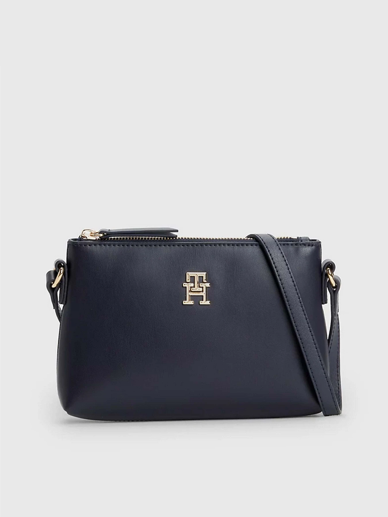 Сумки Tommy Hilfiger Iconic модель AW0AW15087-DW6 Сумки Tommy Hilfiger Iconic модель AW0AW15087-DW6 Фото