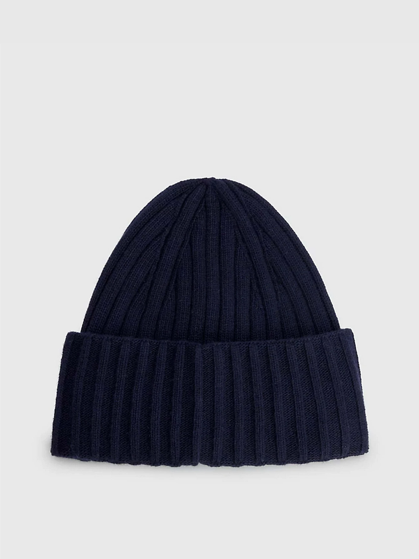 Шапки та кепки Tommy Hilfiger ICONIC MONOGRAM EMBROIDERY BEANIE модель AW0AW15153-DW6 Шапки та кепки Tommy Hilfiger ICONIC MONOGRAM EMBROIDERY BEANIE модель AW0AW15153-DW6 Фото