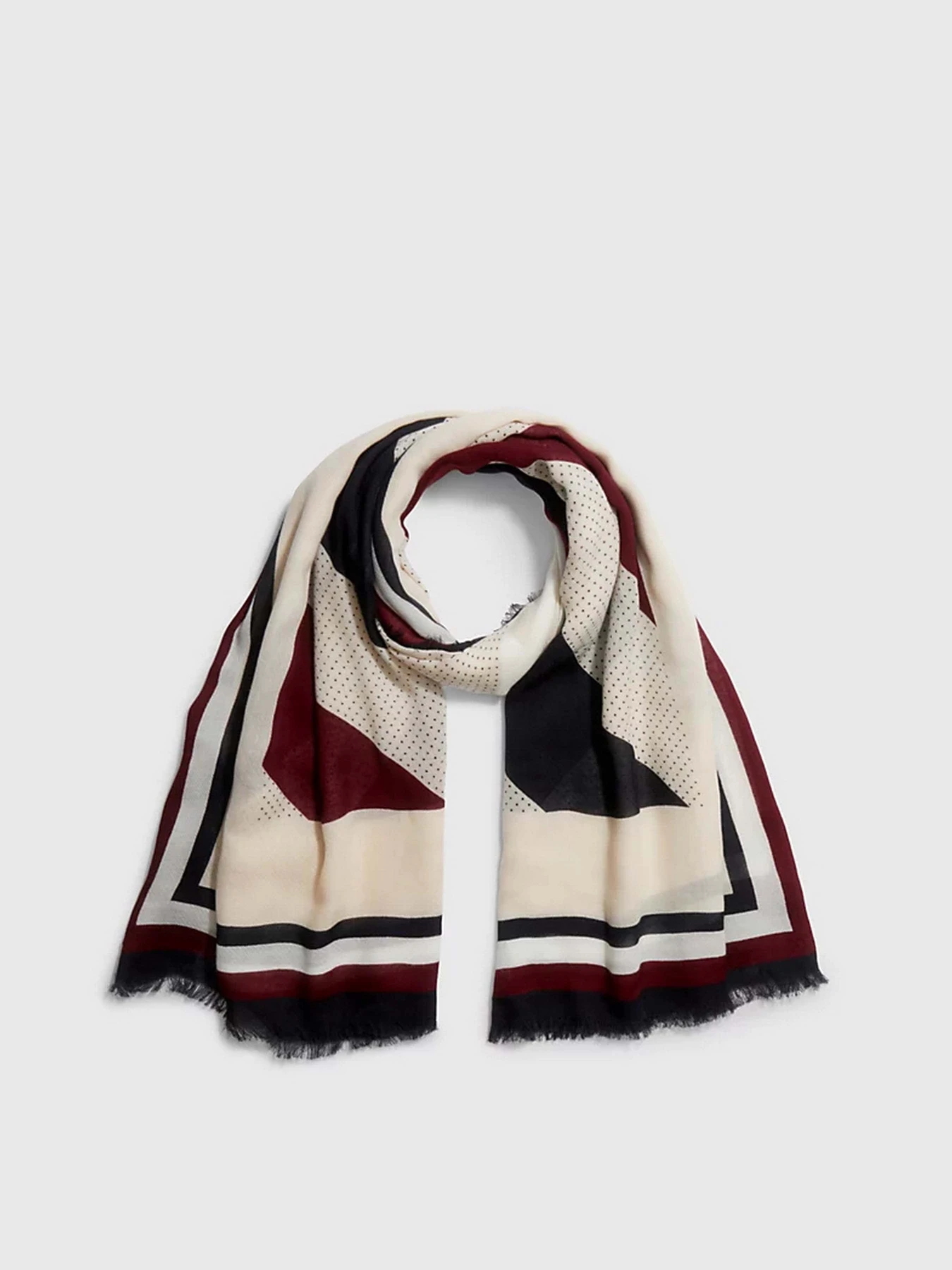 Шарфы и платки Tommy Hilfiger ICONIC MONOGRAM SQUARE модель AW0AW14932-0KP Шарфы и платки Tommy Hilfiger ICONIC MONOGRAM SQUARE модель AW0AW14932-0KP Фото